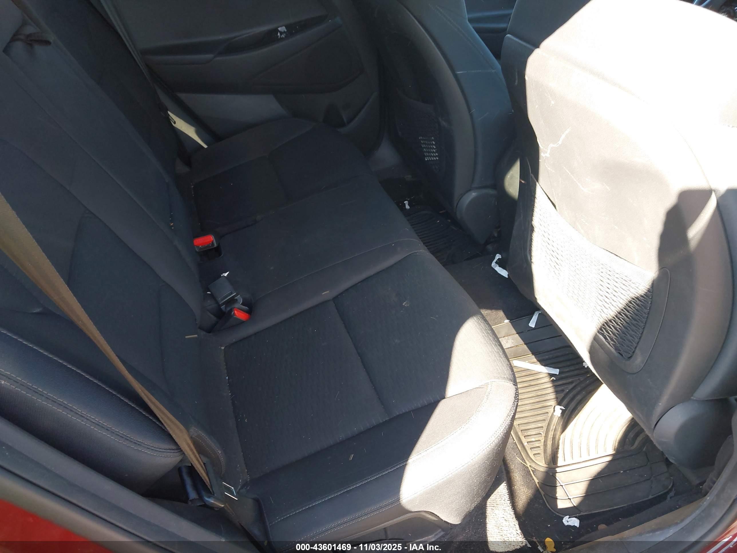 HYUNDAI TUCSON image 8