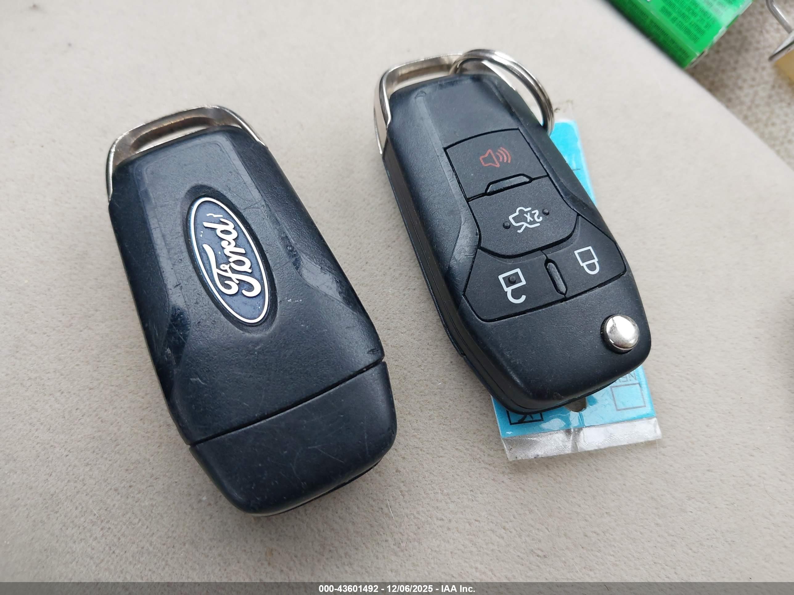 FORD FUSION image 11