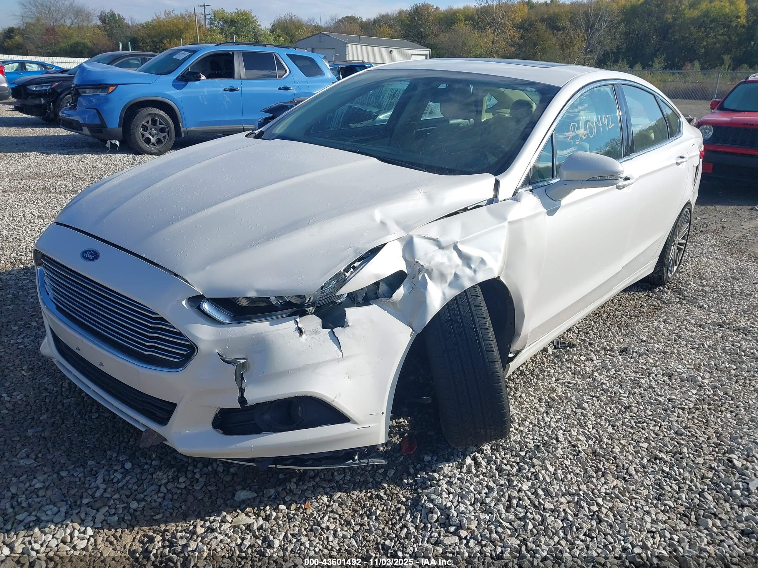 FORD FUSION image 2