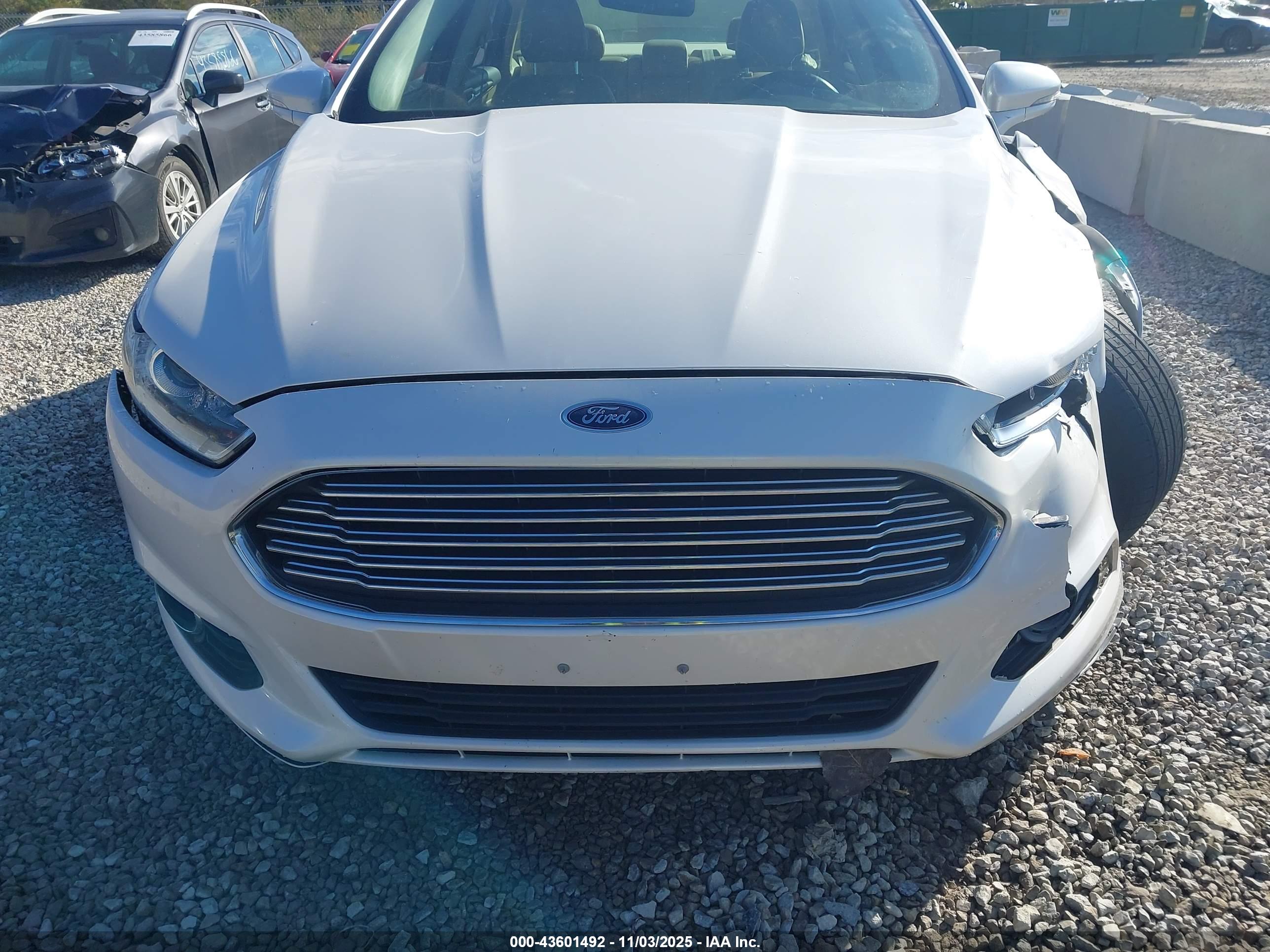 FORD FUSION image 6