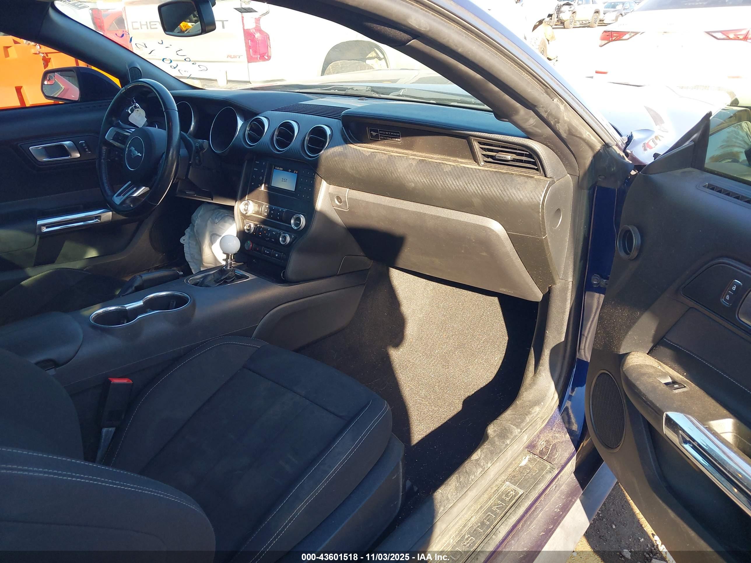 FORD MUSTANG image 5