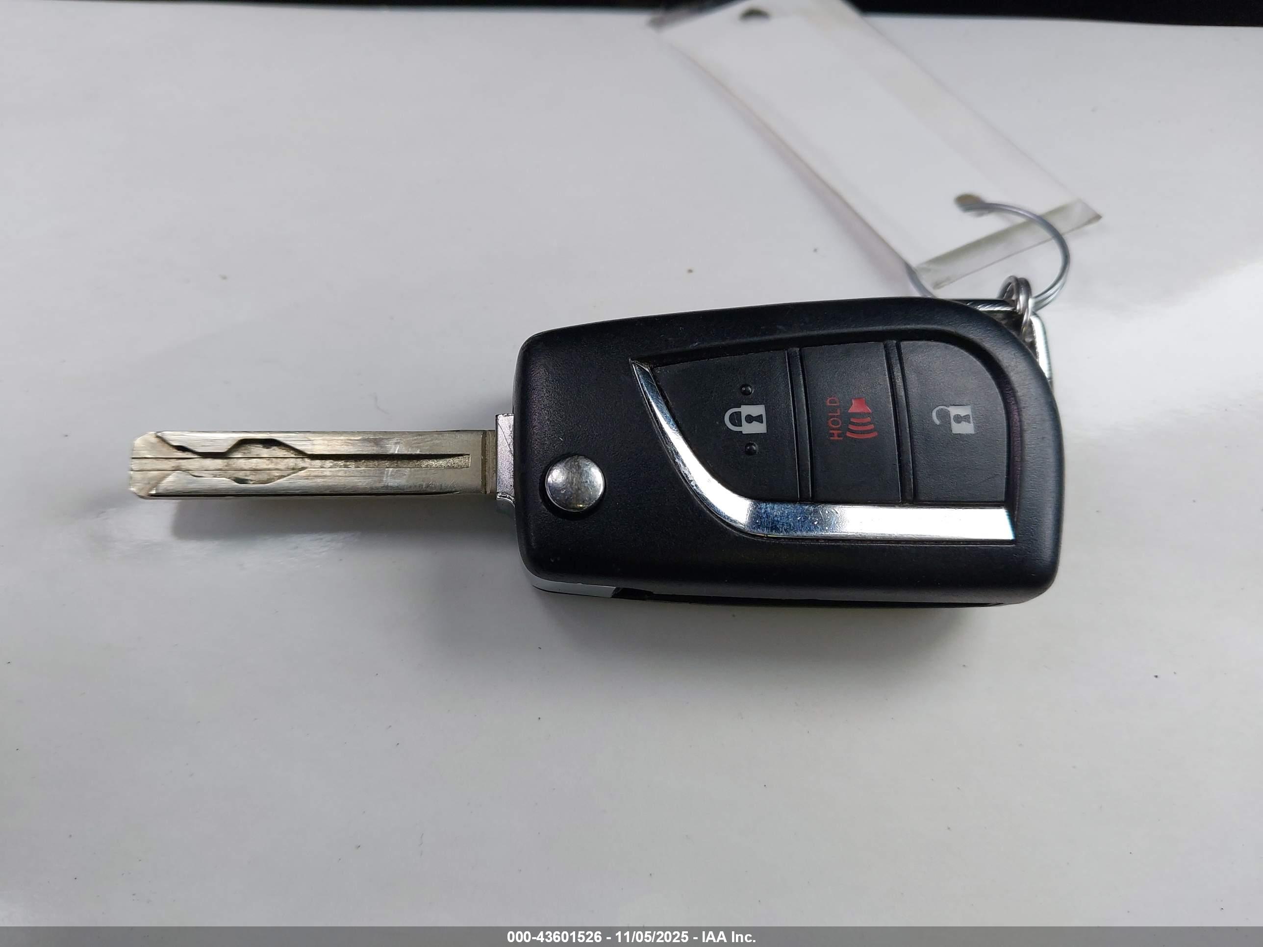 TOYOTA RAV4 image 11