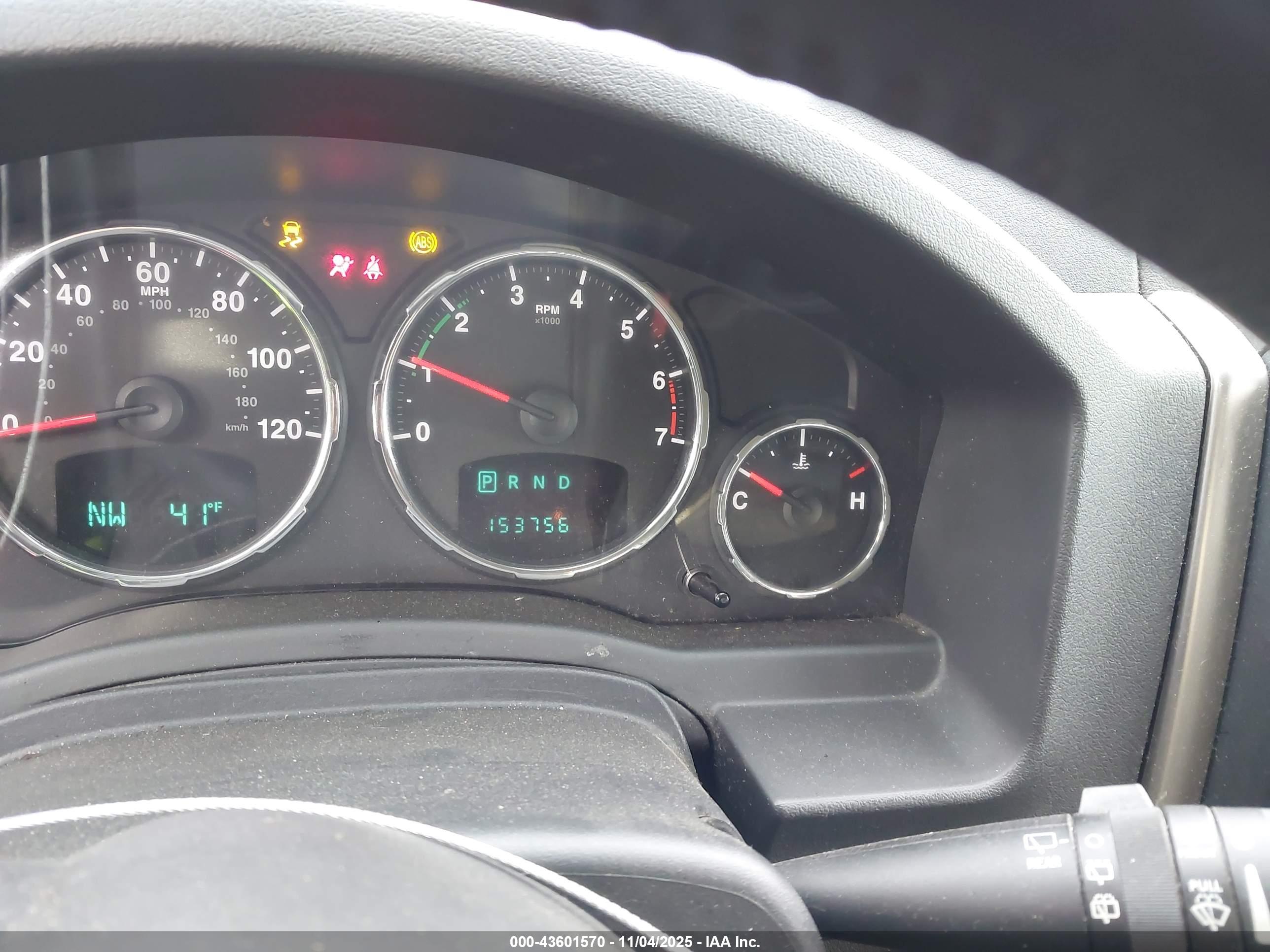 JEEP LIBERTY image 7