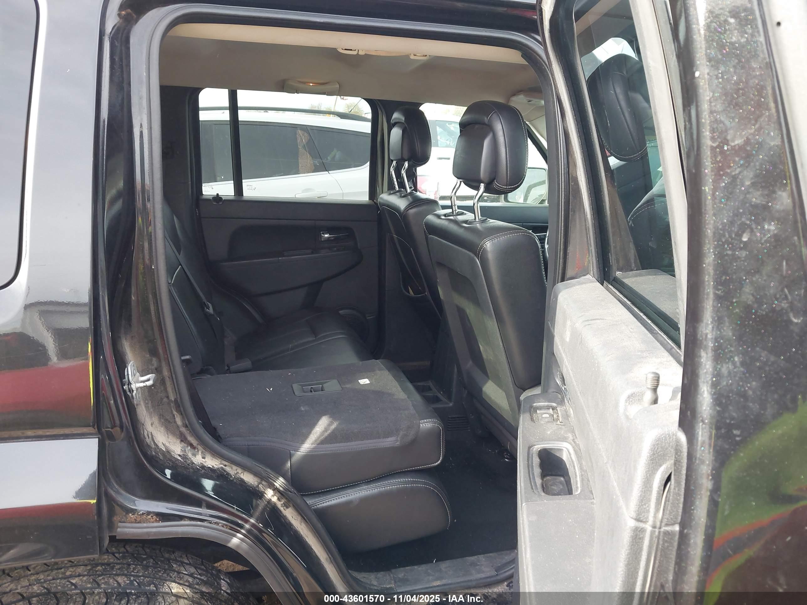 JEEP LIBERTY image 8