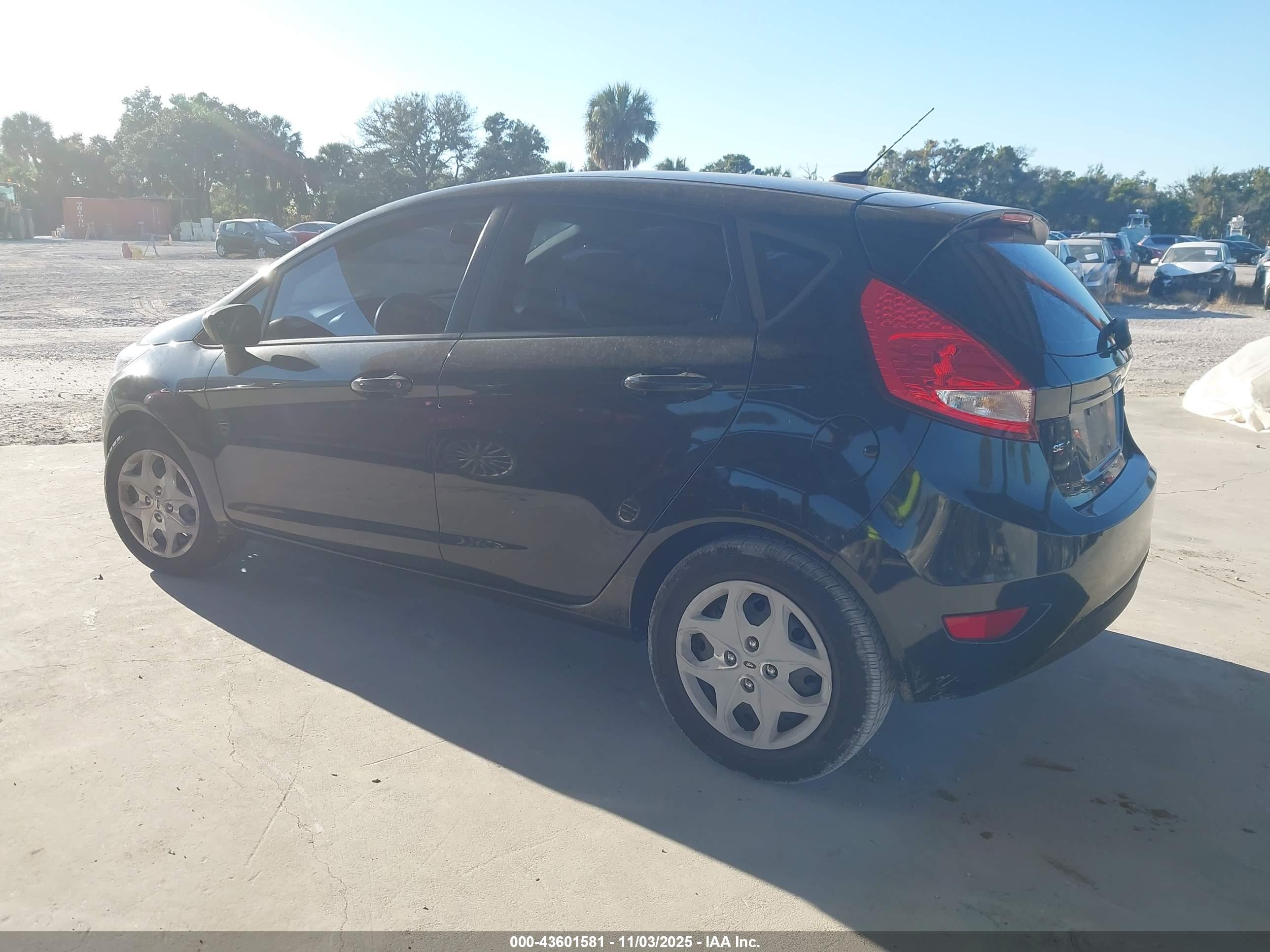 FORD FIESTA image 3