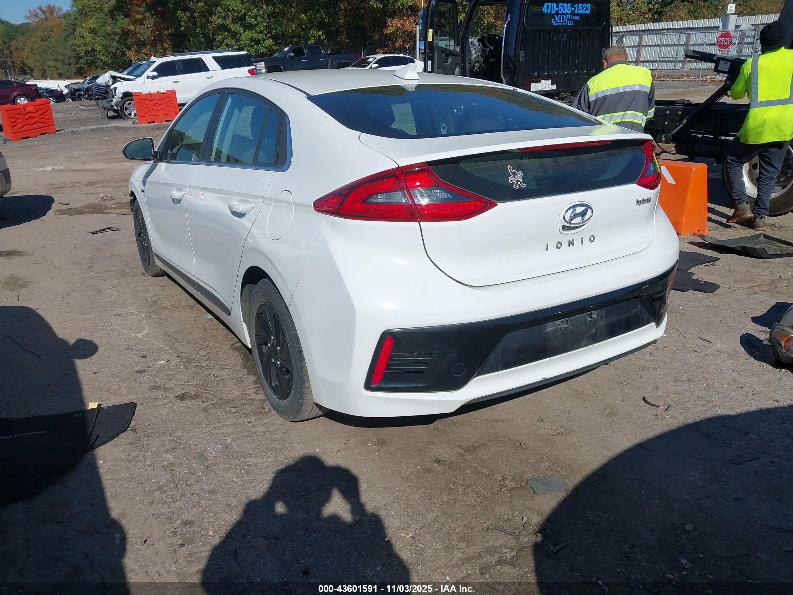 HYUNDAI IONIQ image 3