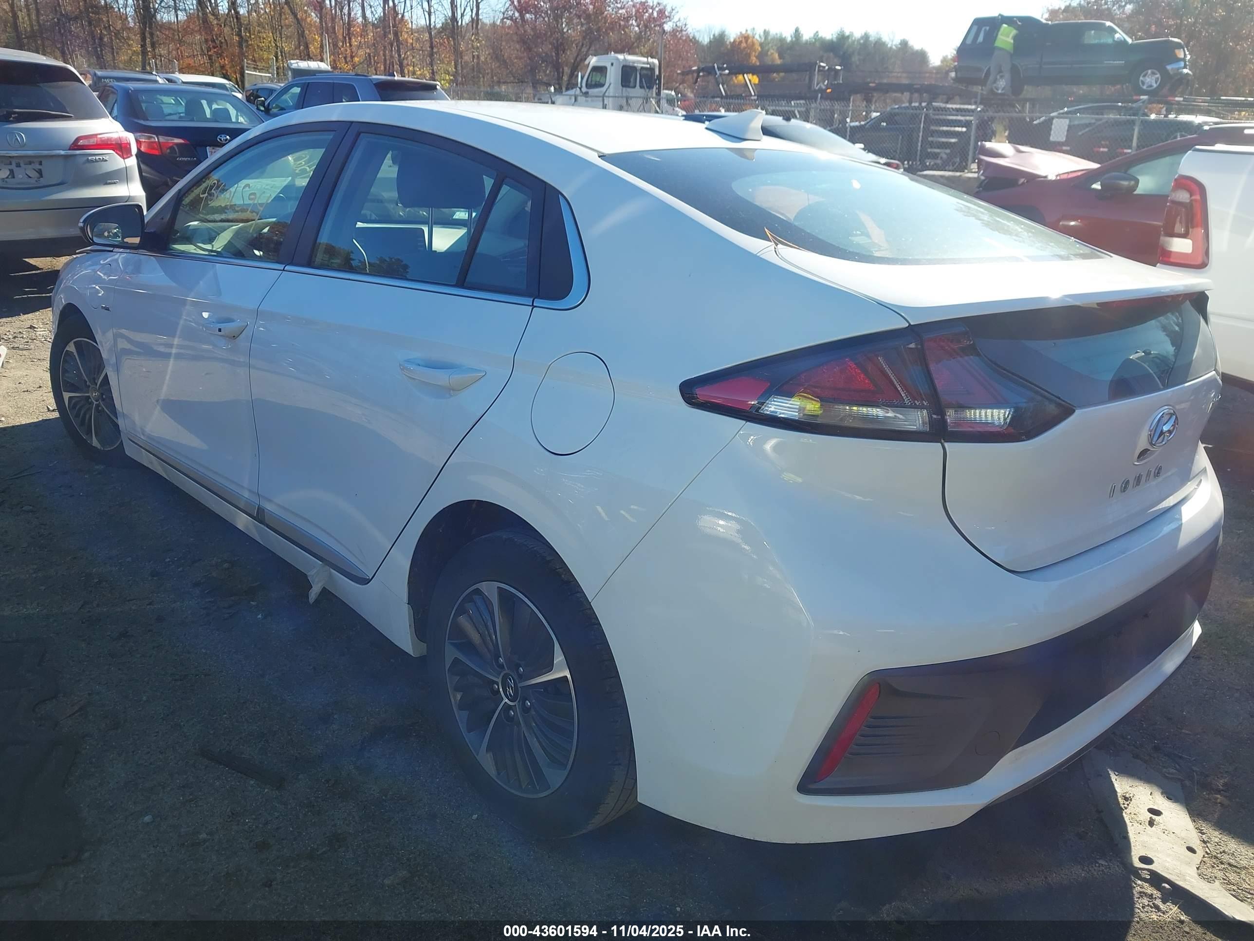 HYUNDAI IONIQ image 3