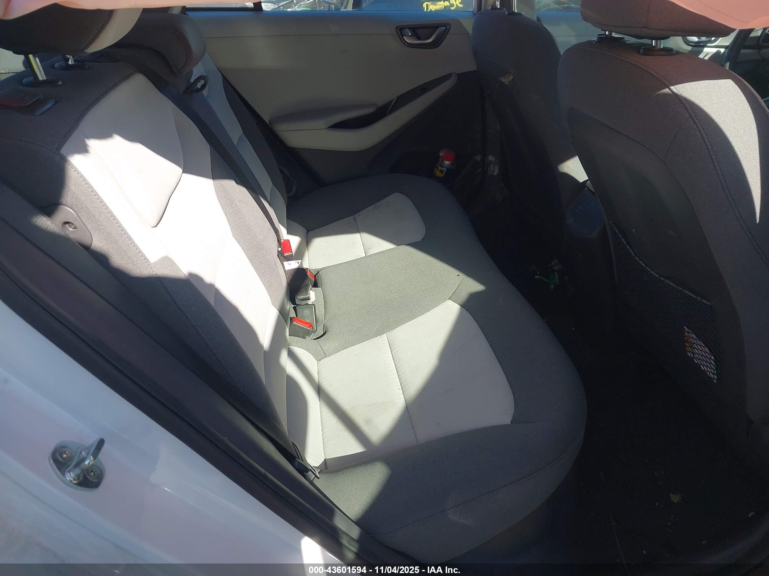 HYUNDAI IONIQ image 8