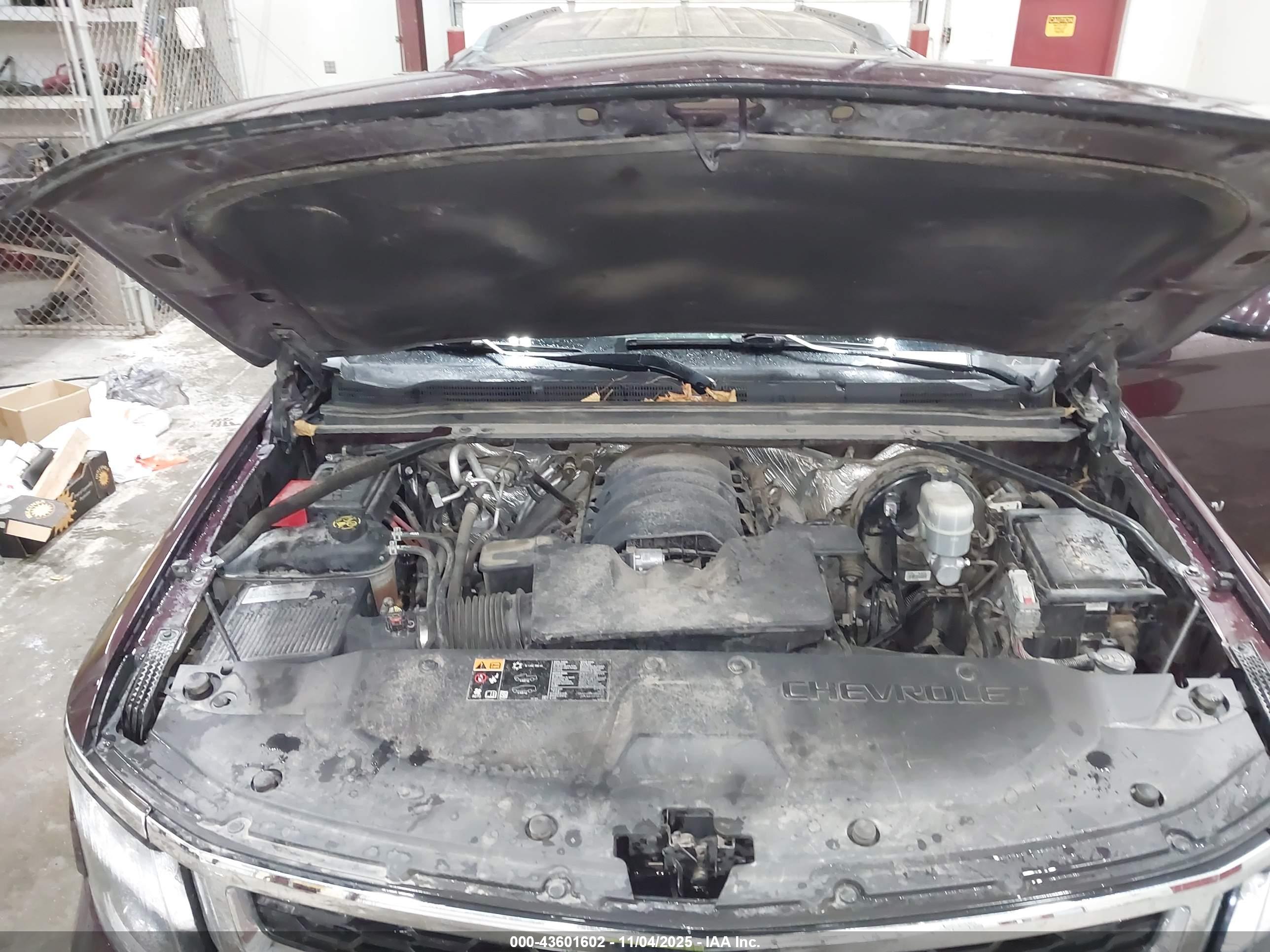 CHEVROLET SUBURBAN image 10