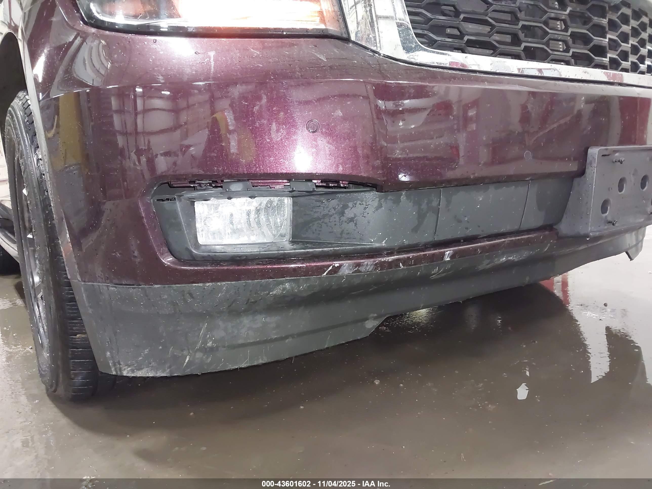 CHEVROLET SUBURBAN image 6