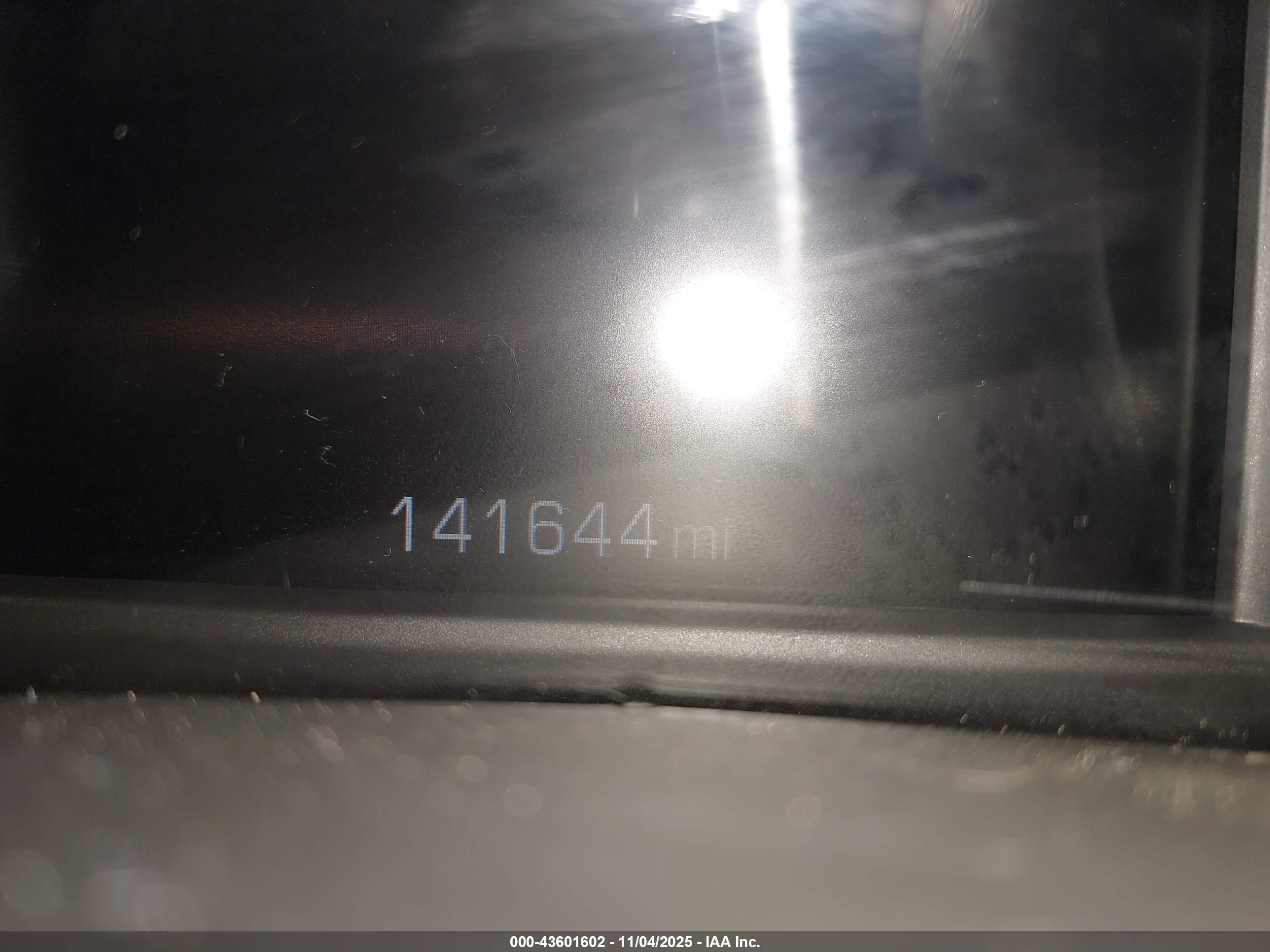 CHEVROLET SUBURBAN image 7