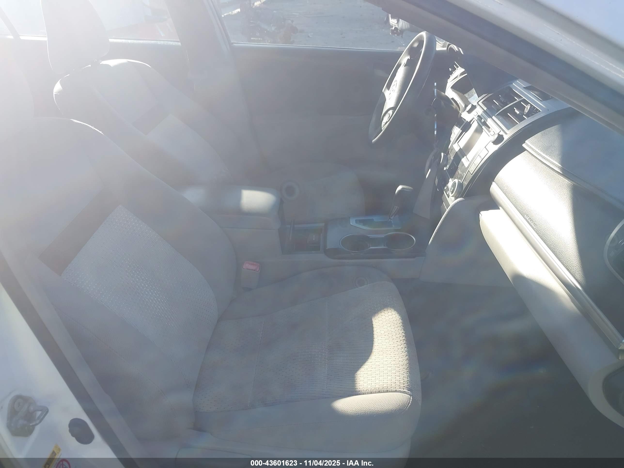 TOYOTA CAMRY image 5