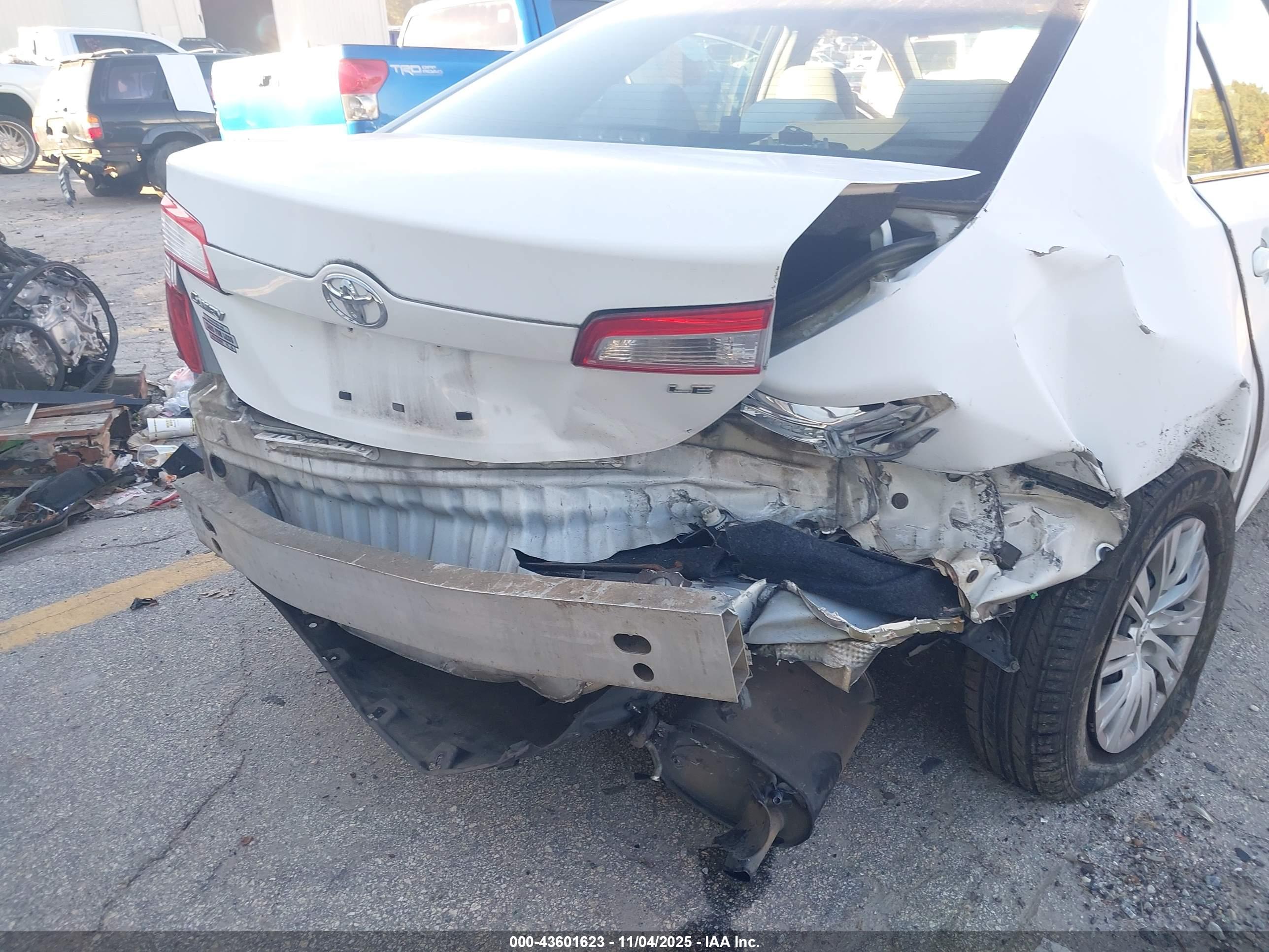 TOYOTA CAMRY image 6