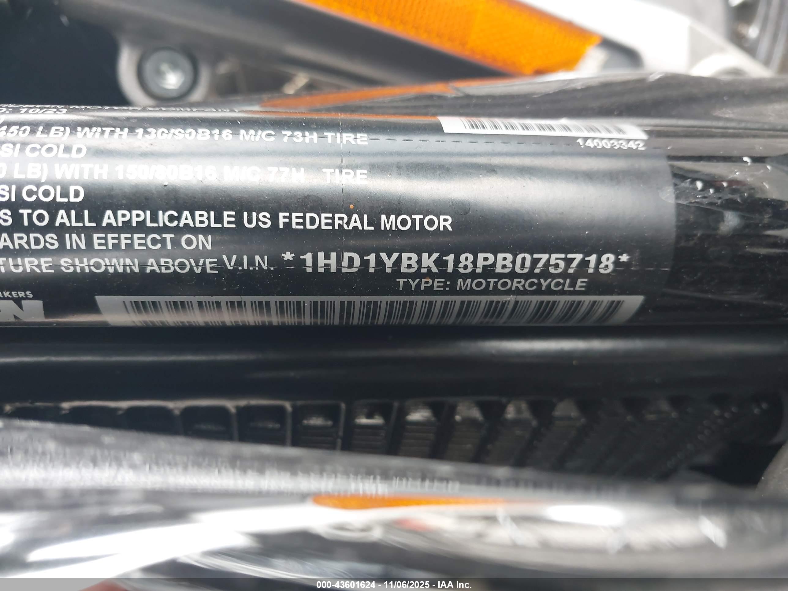 HARLEY-DAVIDSON FLHCS image 10