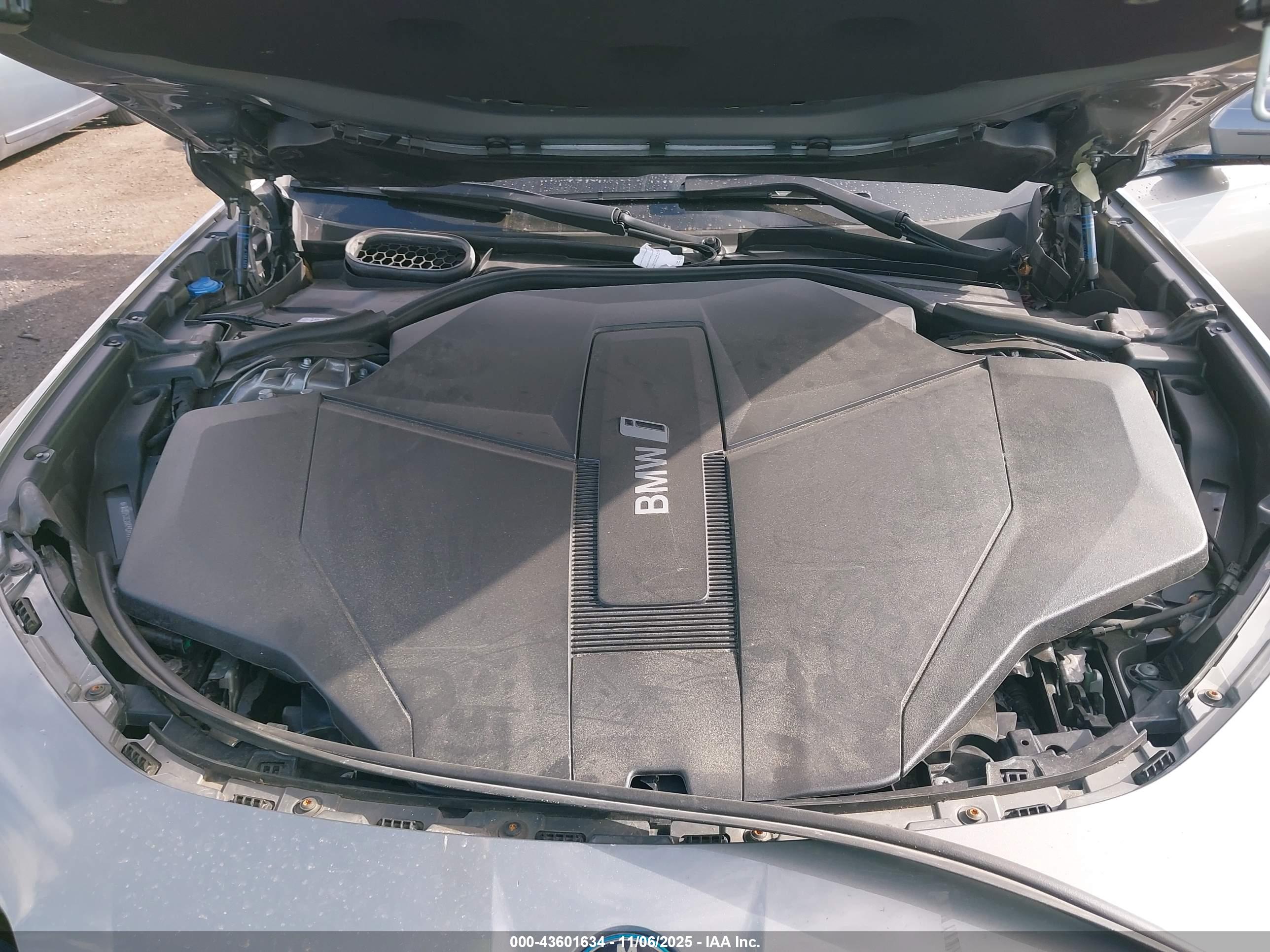 BMW I7 image 10