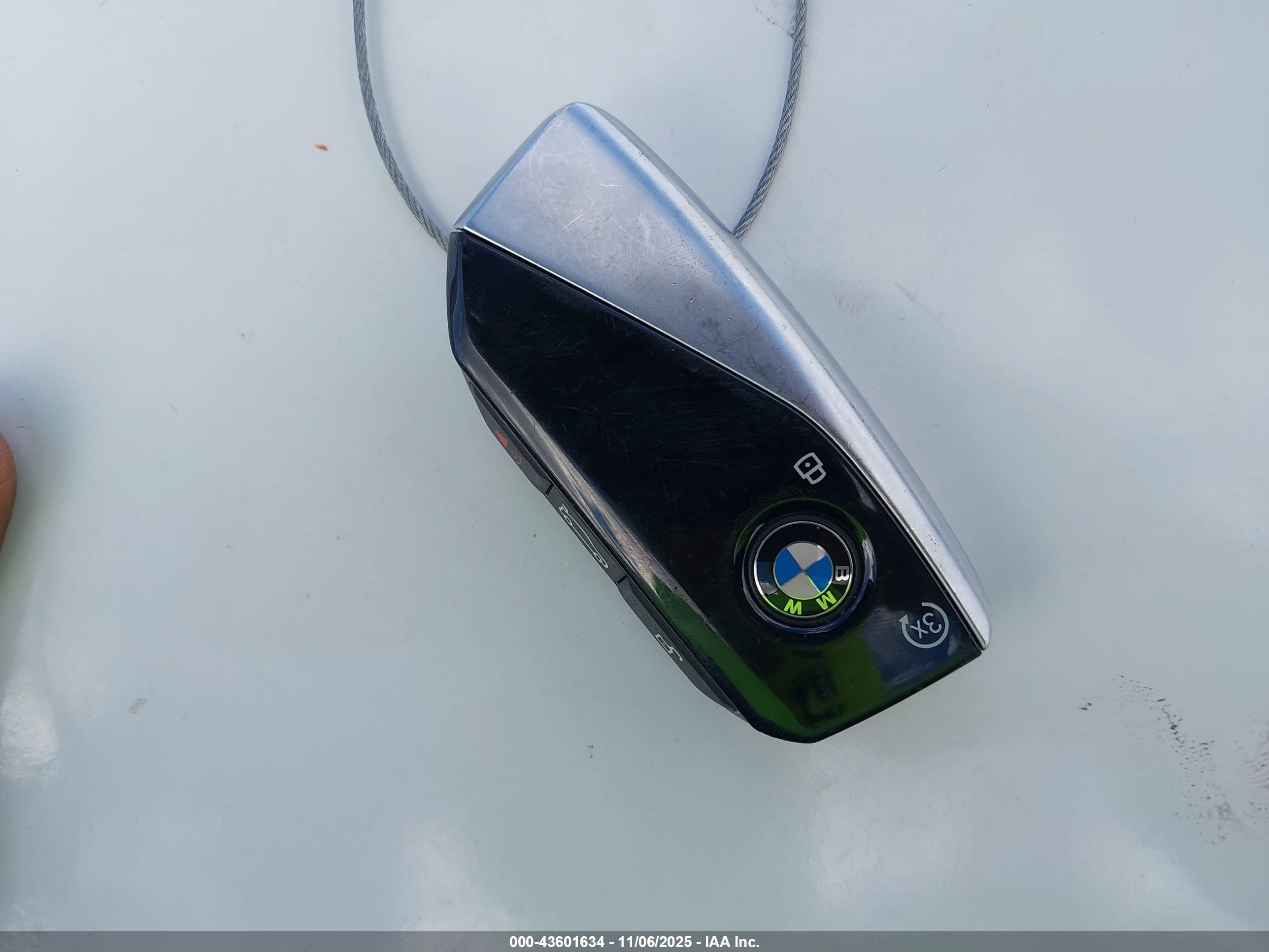 BMW I7 image 11