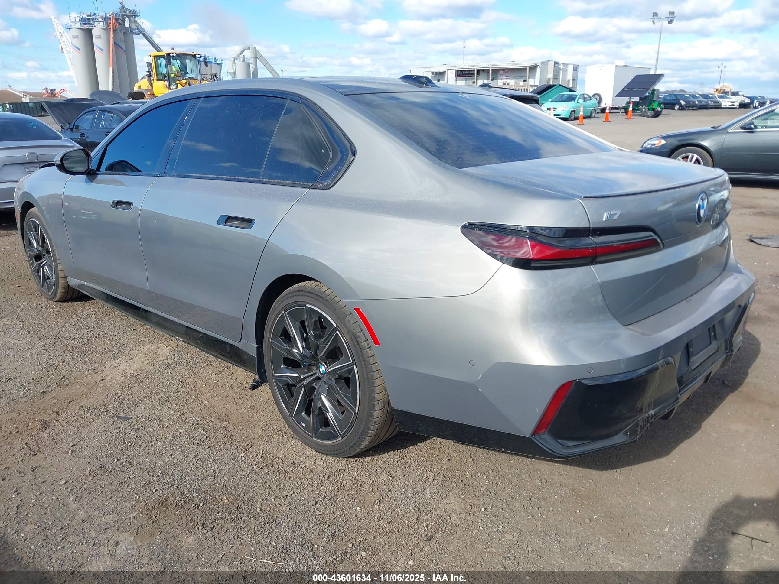 BMW I7 image 3