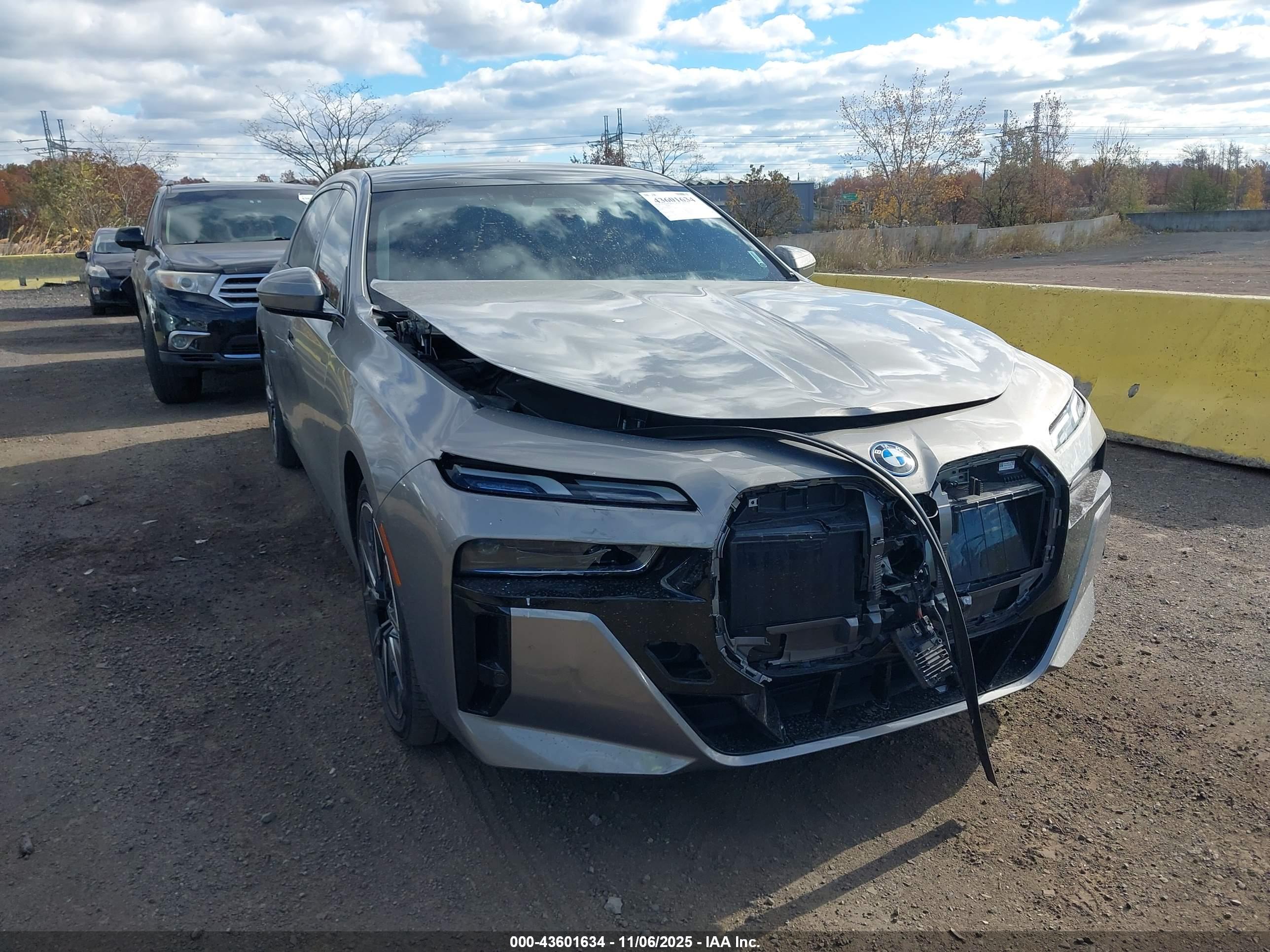 BMW I7 image 6