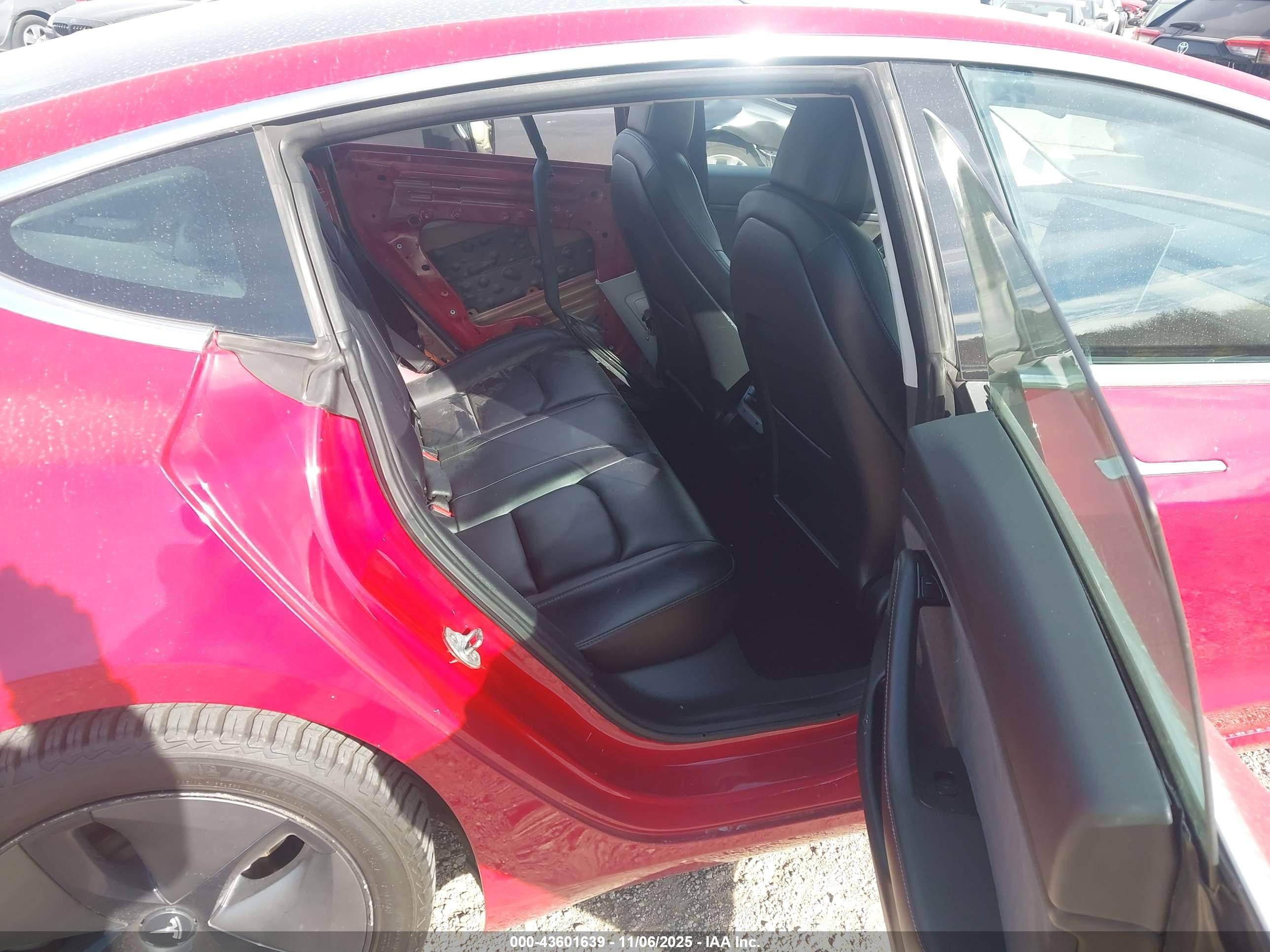 TESLA MODEL image 8