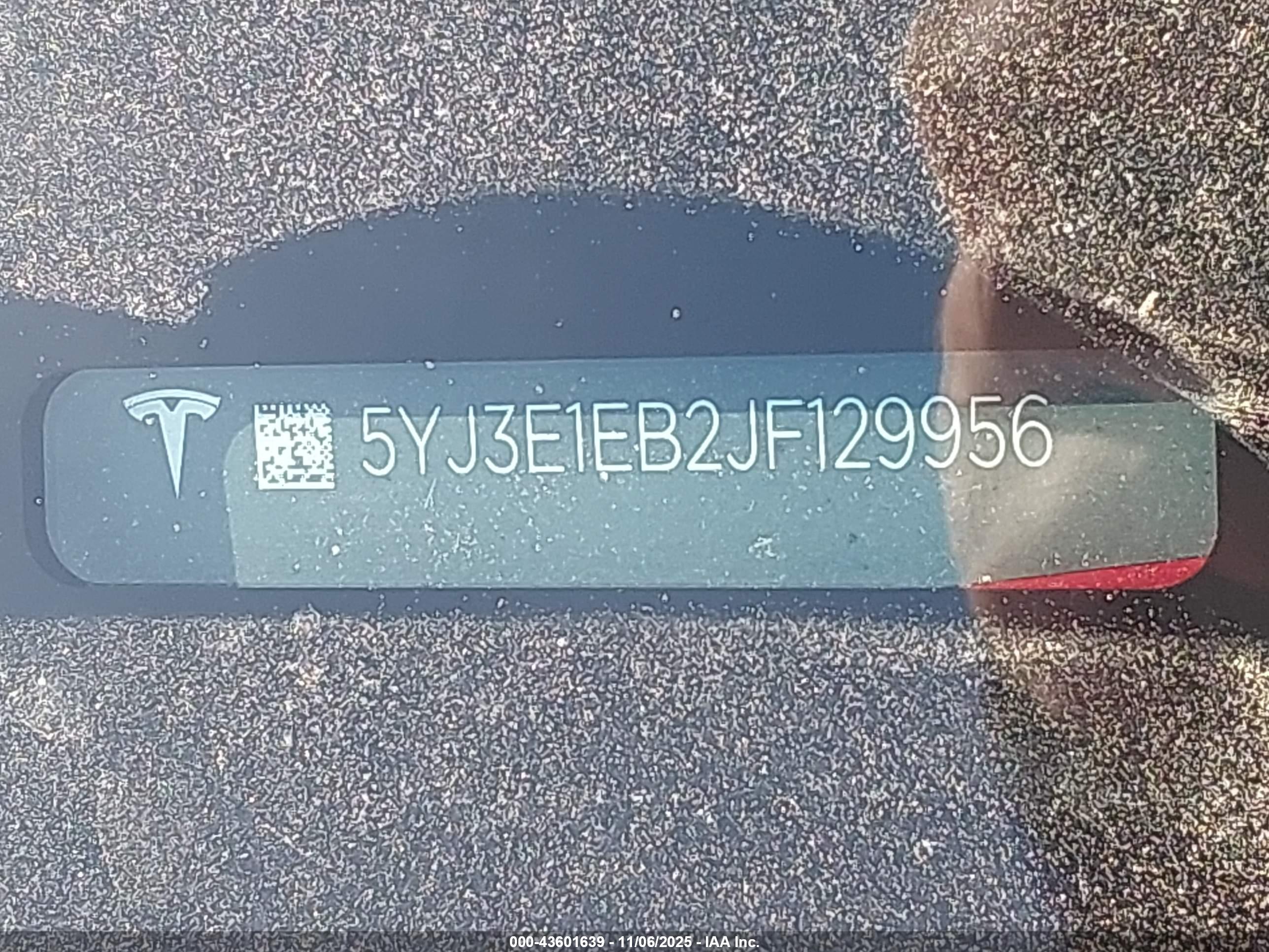 TESLA MODEL image 9