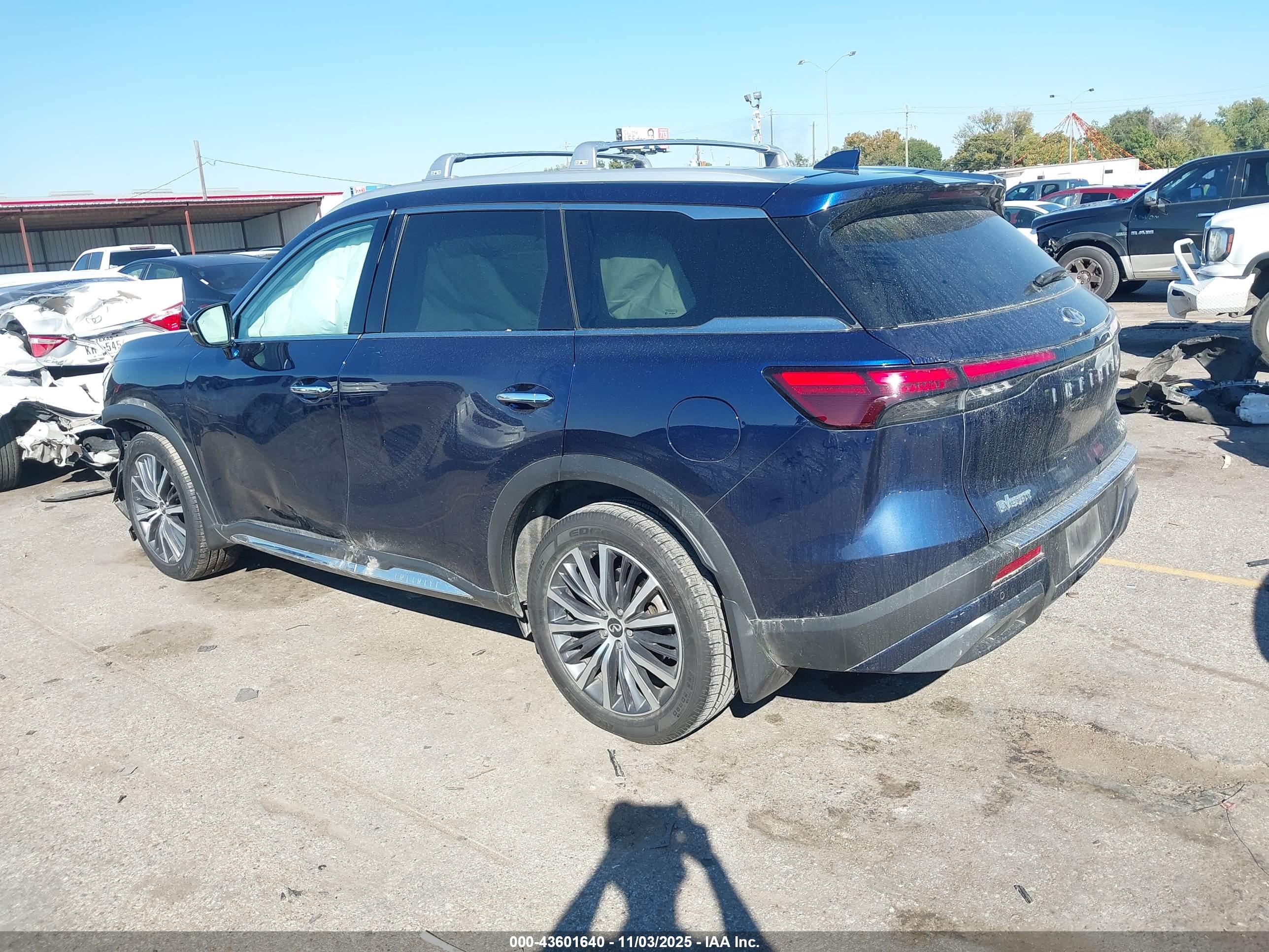 INFINITI QX60 image 3