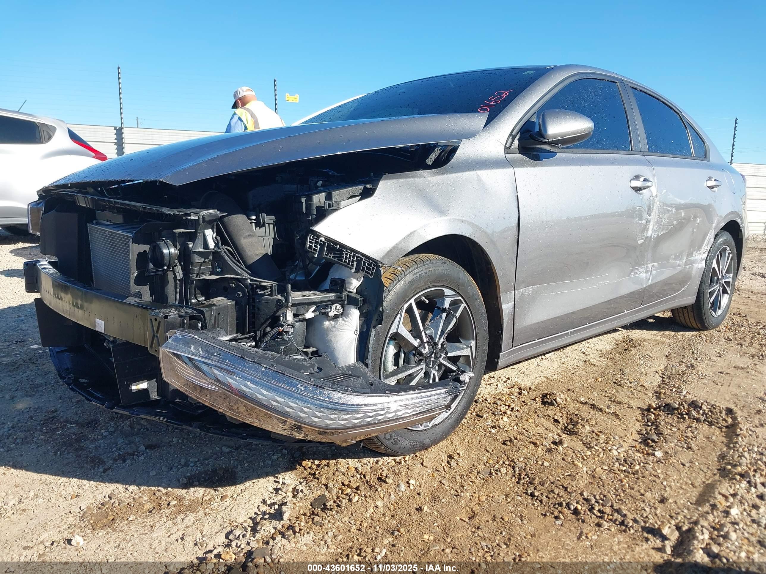 KIA FORTE image 2