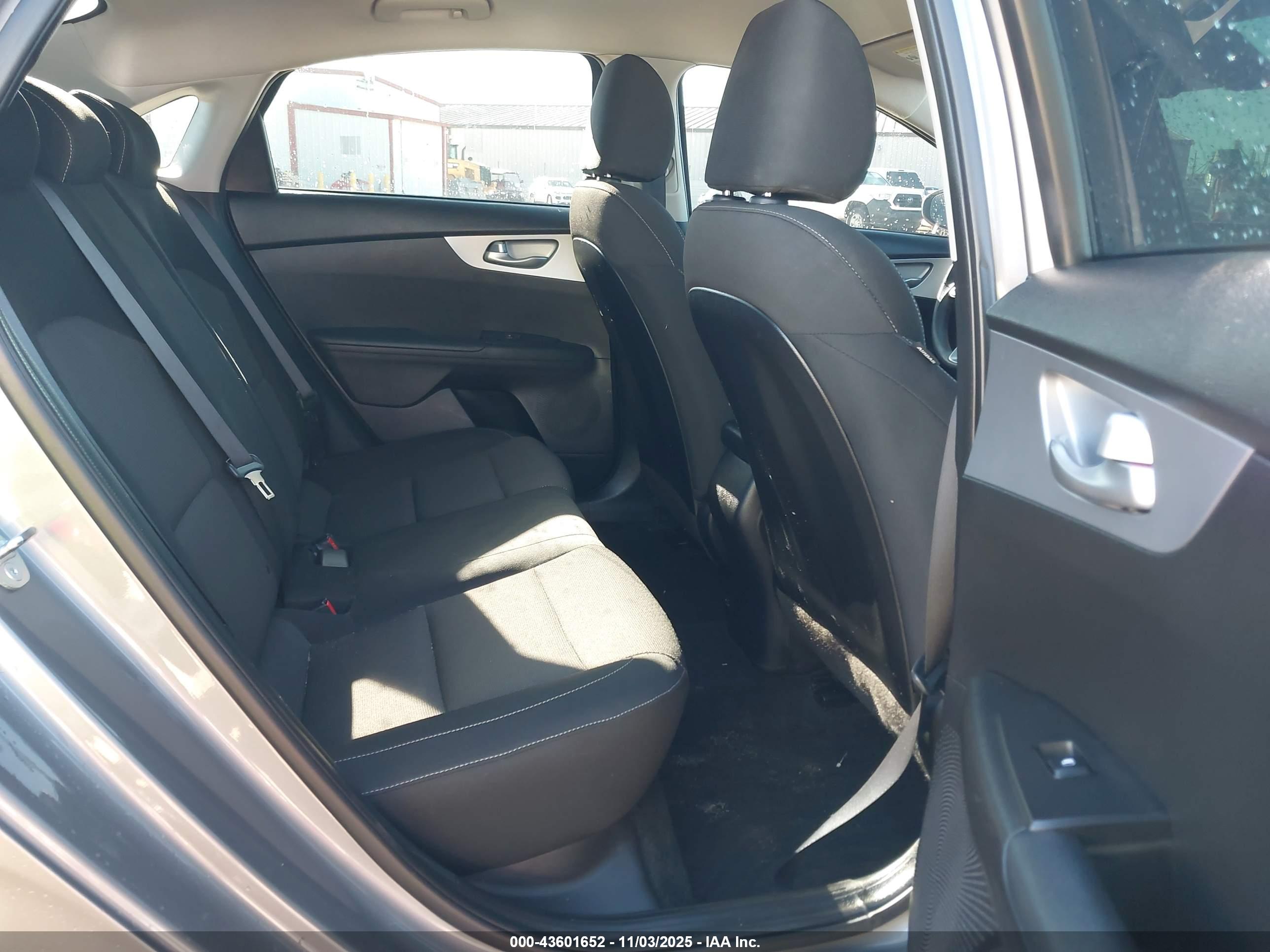 KIA FORTE image 8