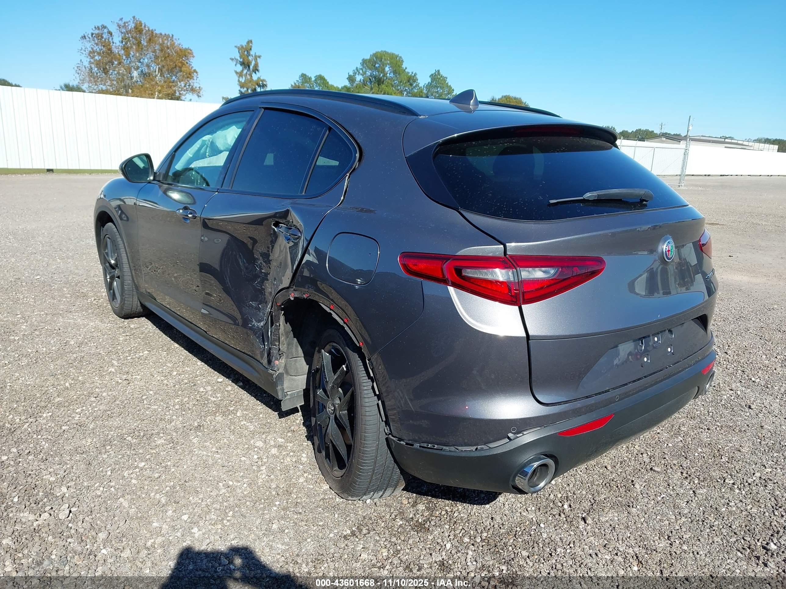 ALFA ROMEO image 3