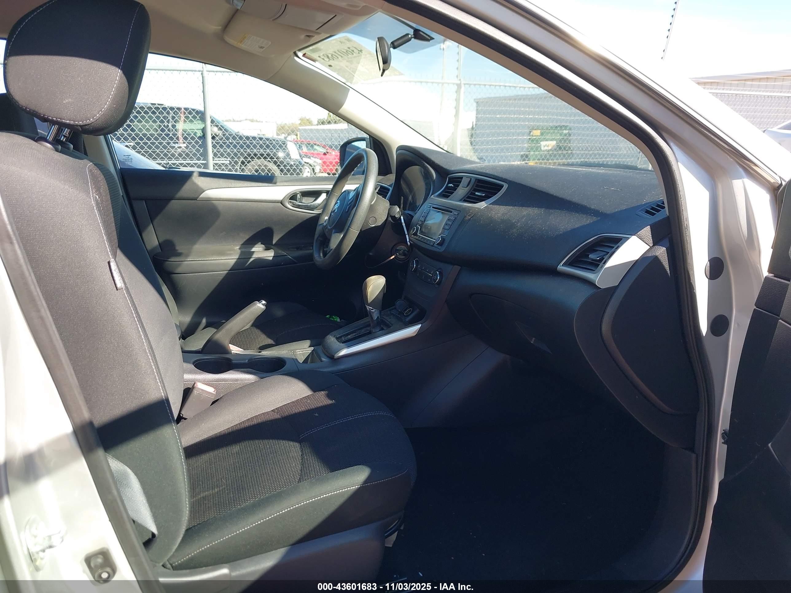 NISSAN SENTRA image 5