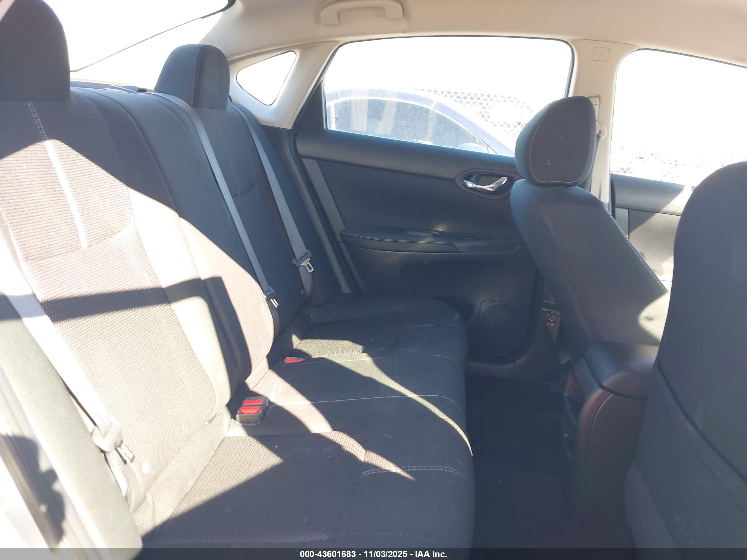 NISSAN SENTRA image 8