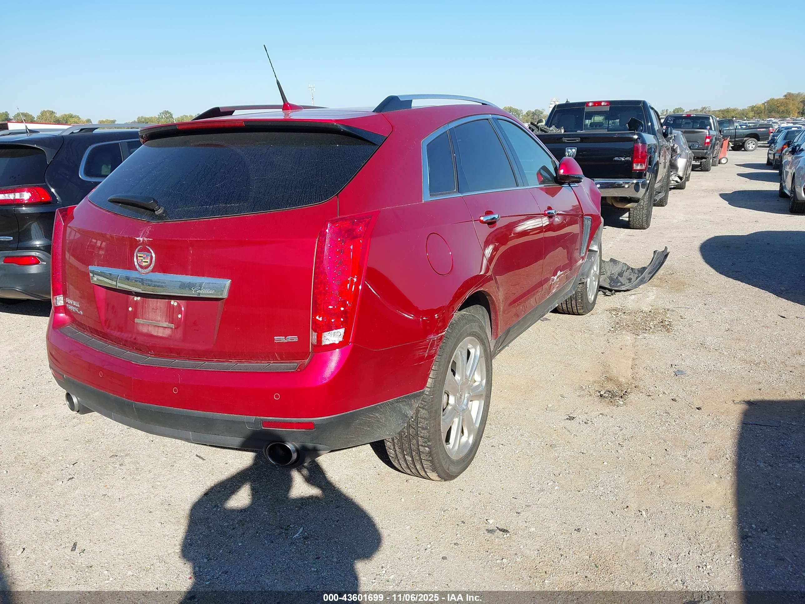 CADILLAC SRX image 4