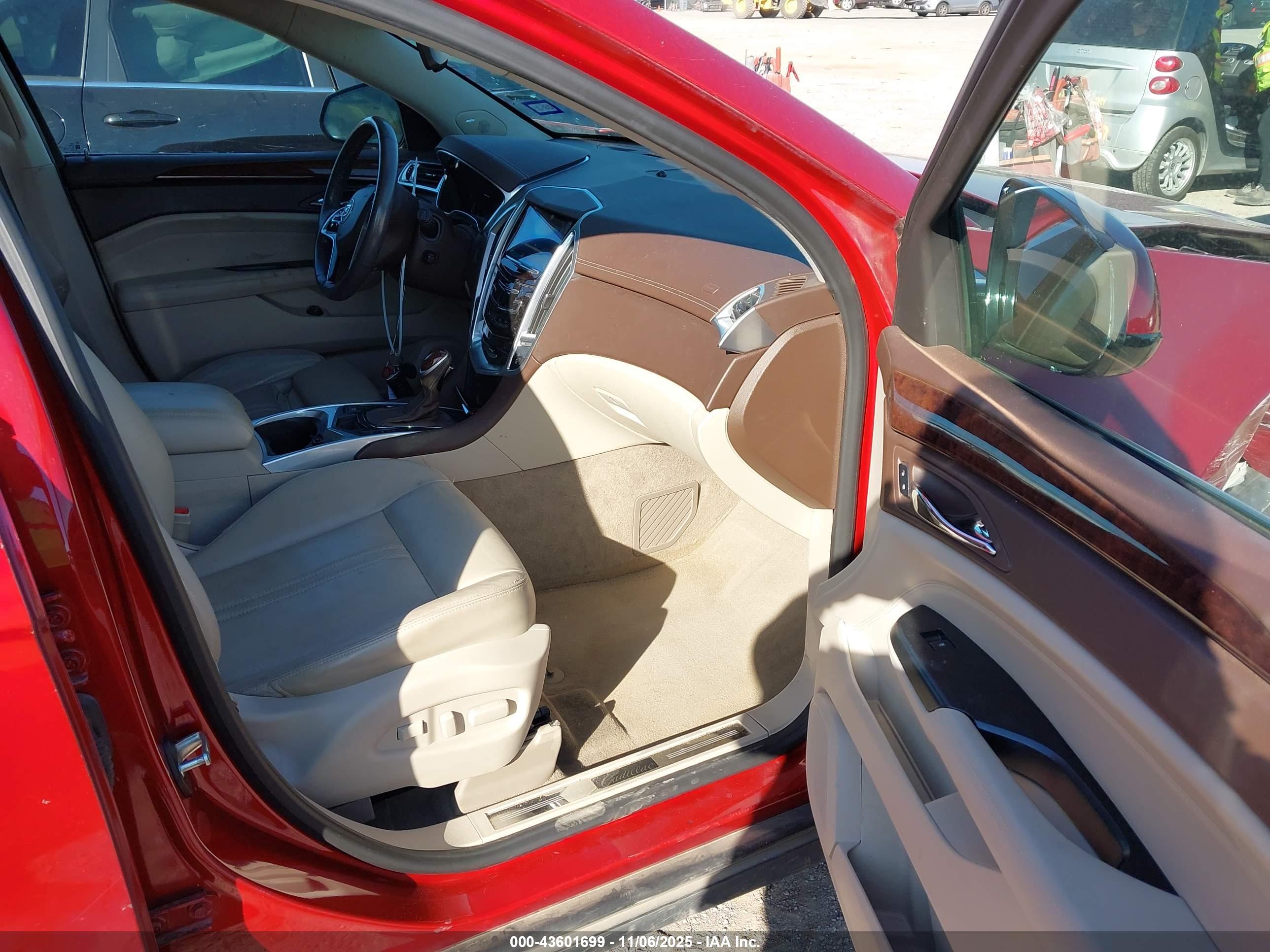 CADILLAC SRX image 5
