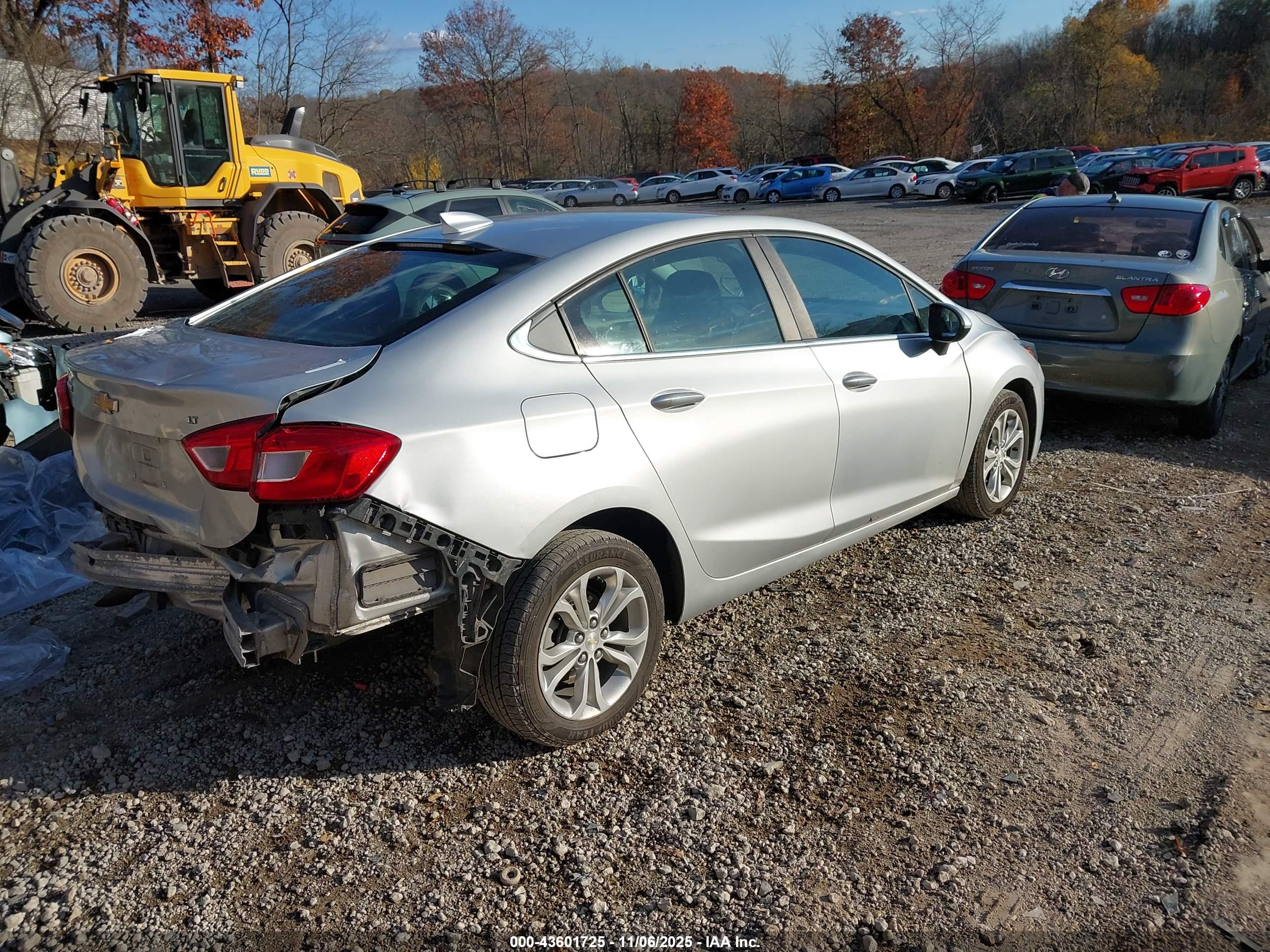 CHEVROLET CRUZE image 4