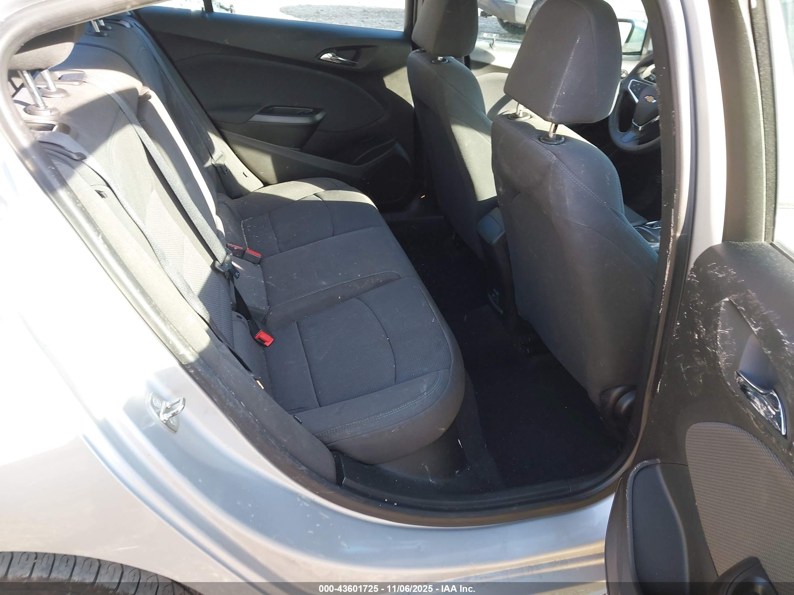 CHEVROLET CRUZE image 8