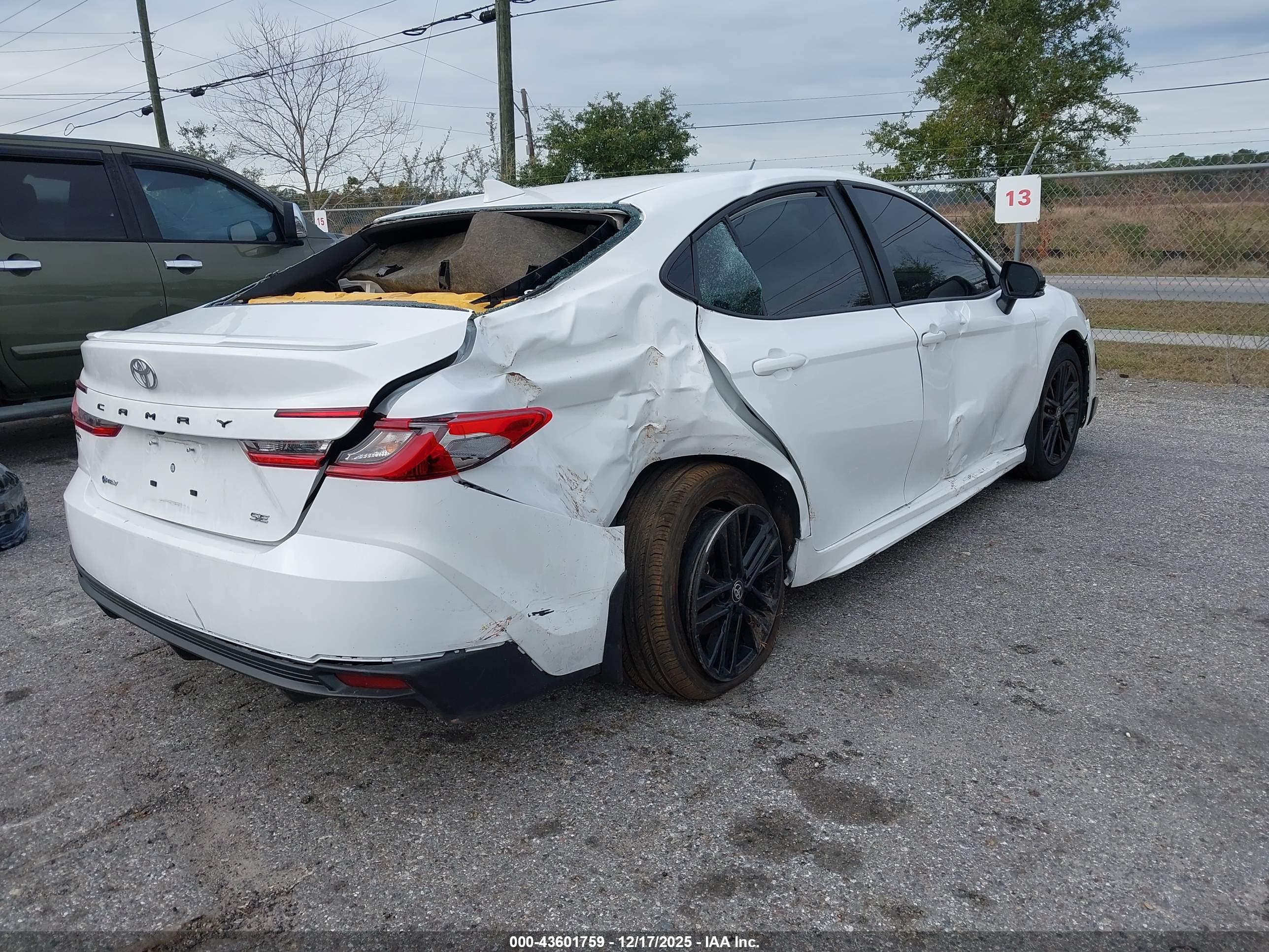 TOYOTA CAMRY image 4