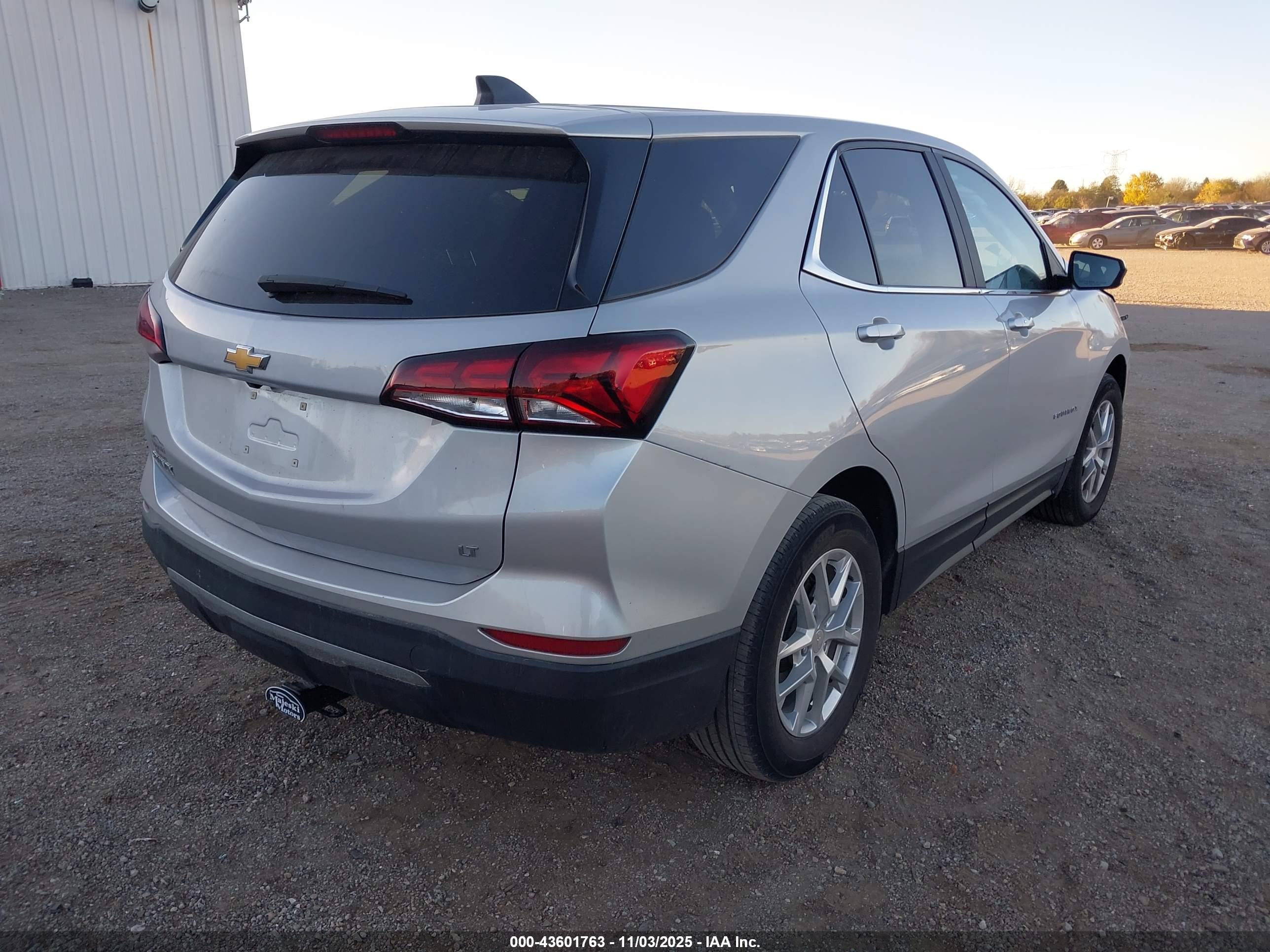 CHEVROLET EQUINOX image 4