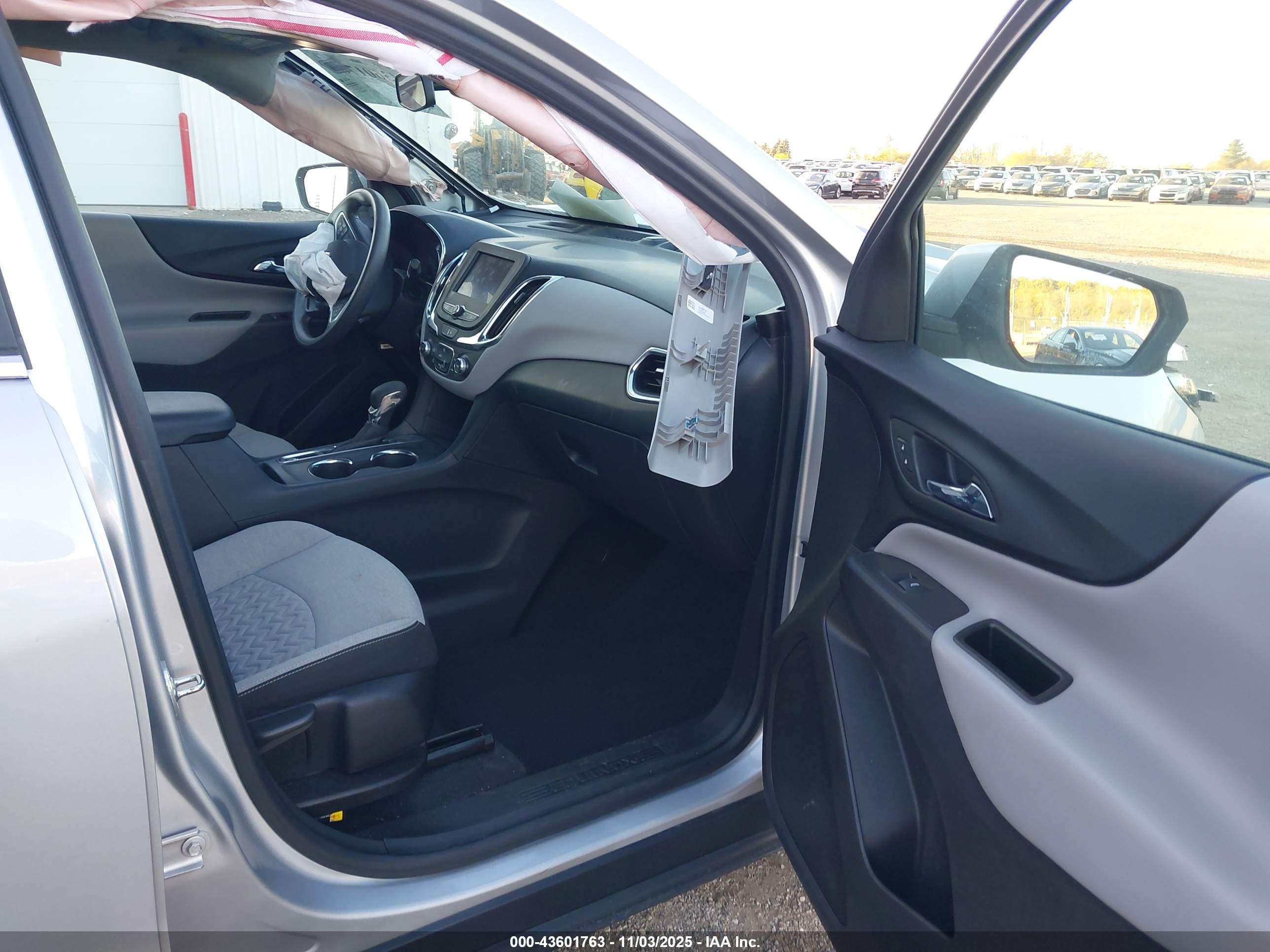 CHEVROLET EQUINOX image 5