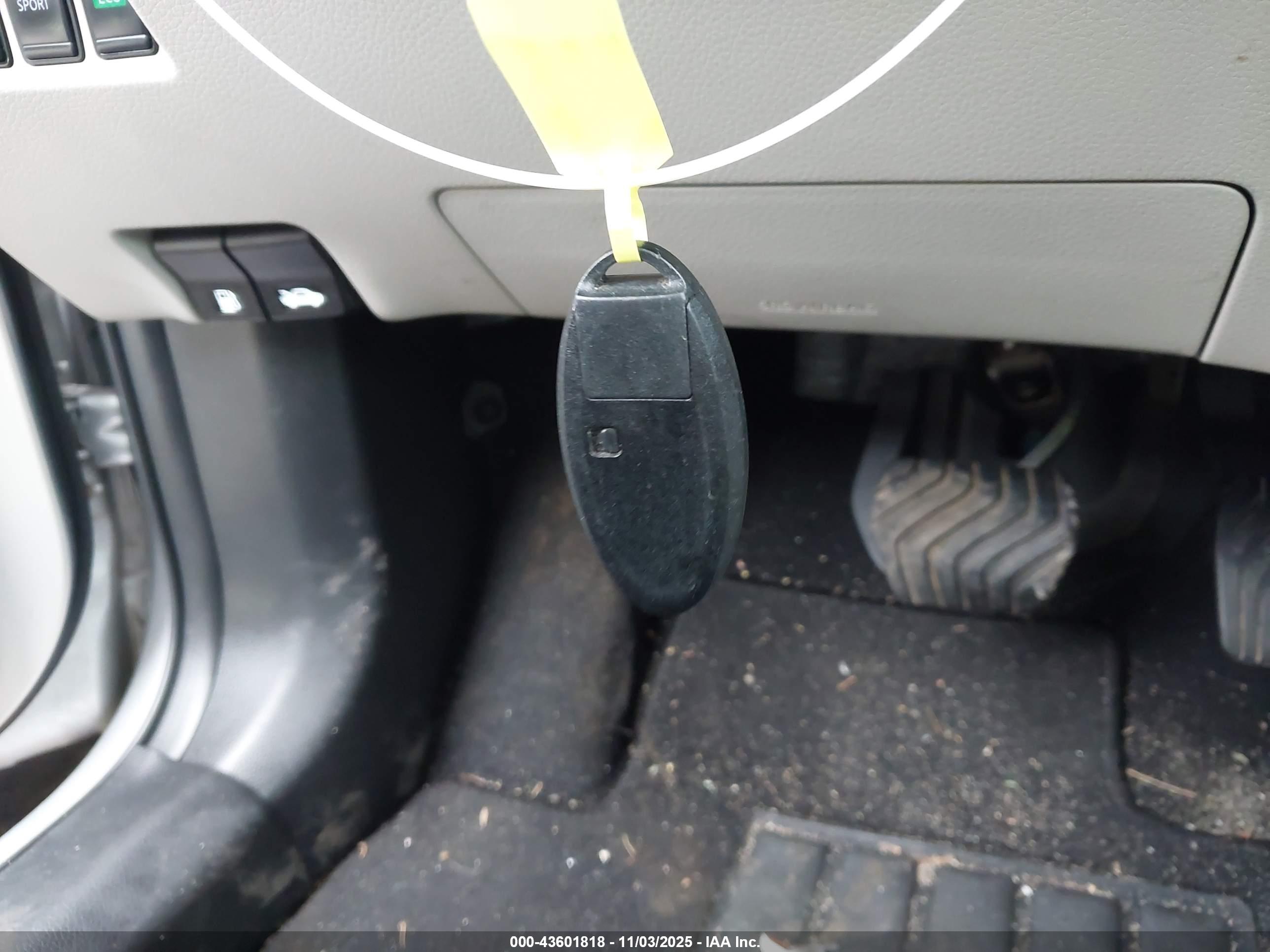 NISSAN ROGUE image 11