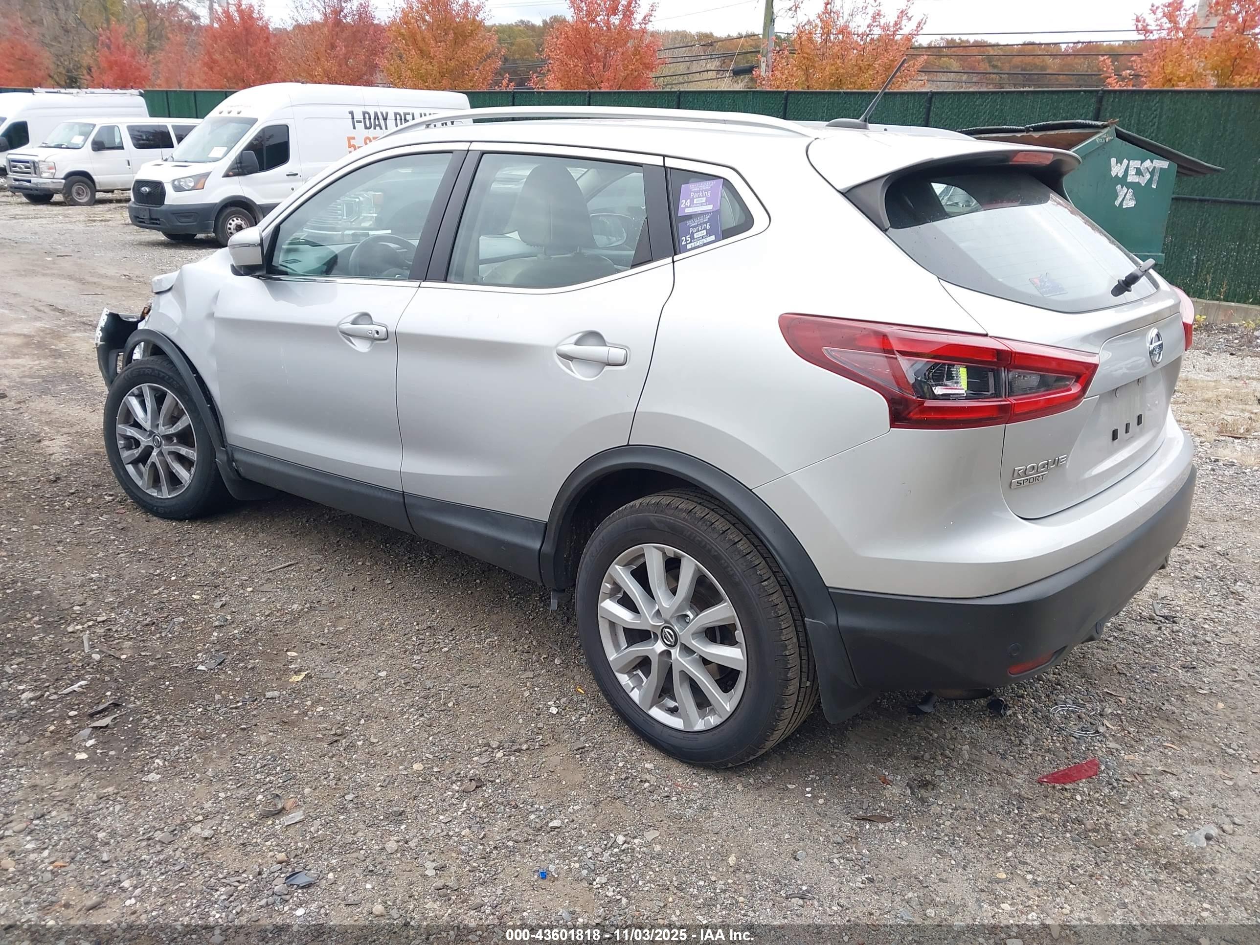 NISSAN ROGUE image 3