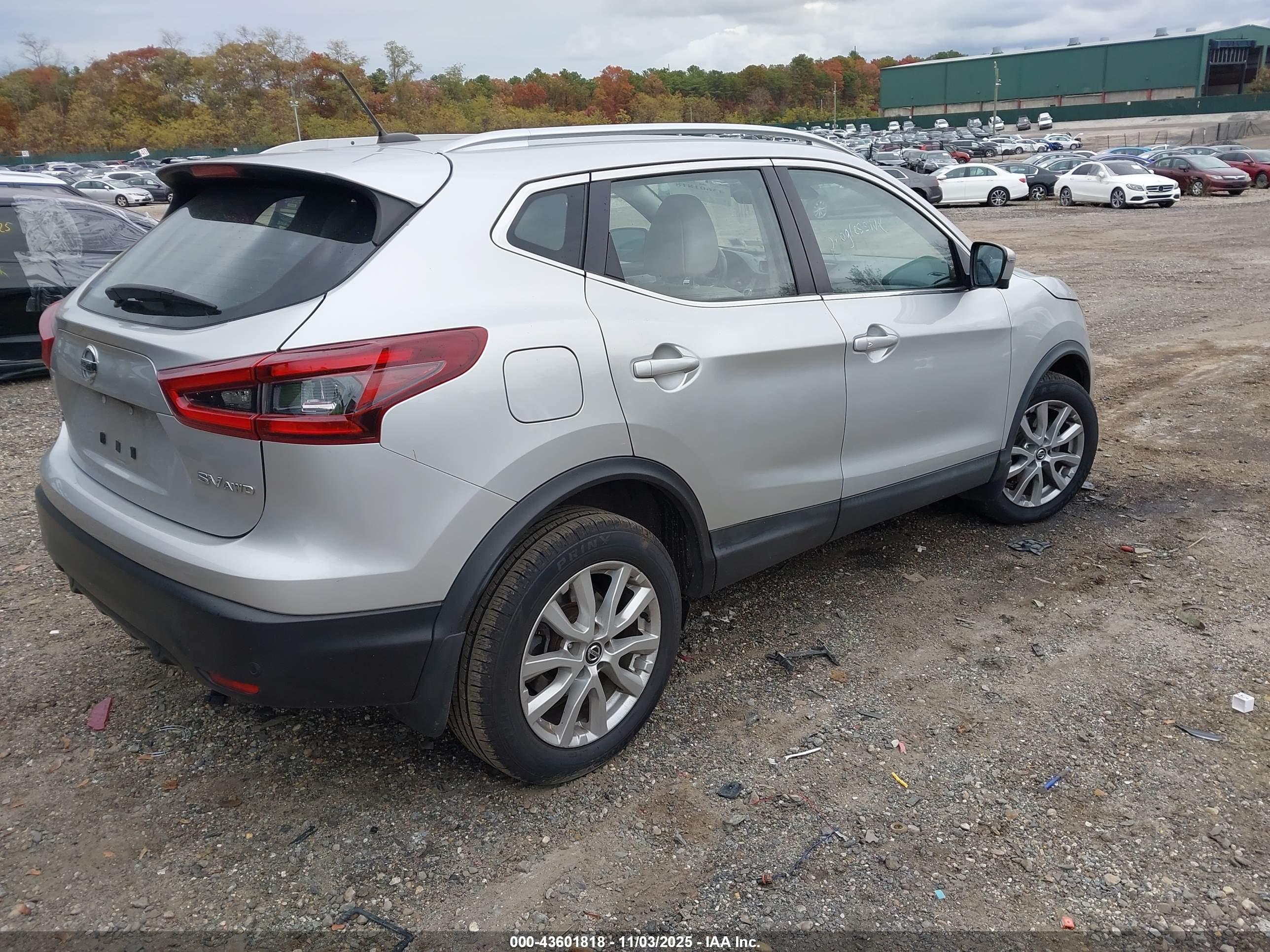 NISSAN ROGUE image 4