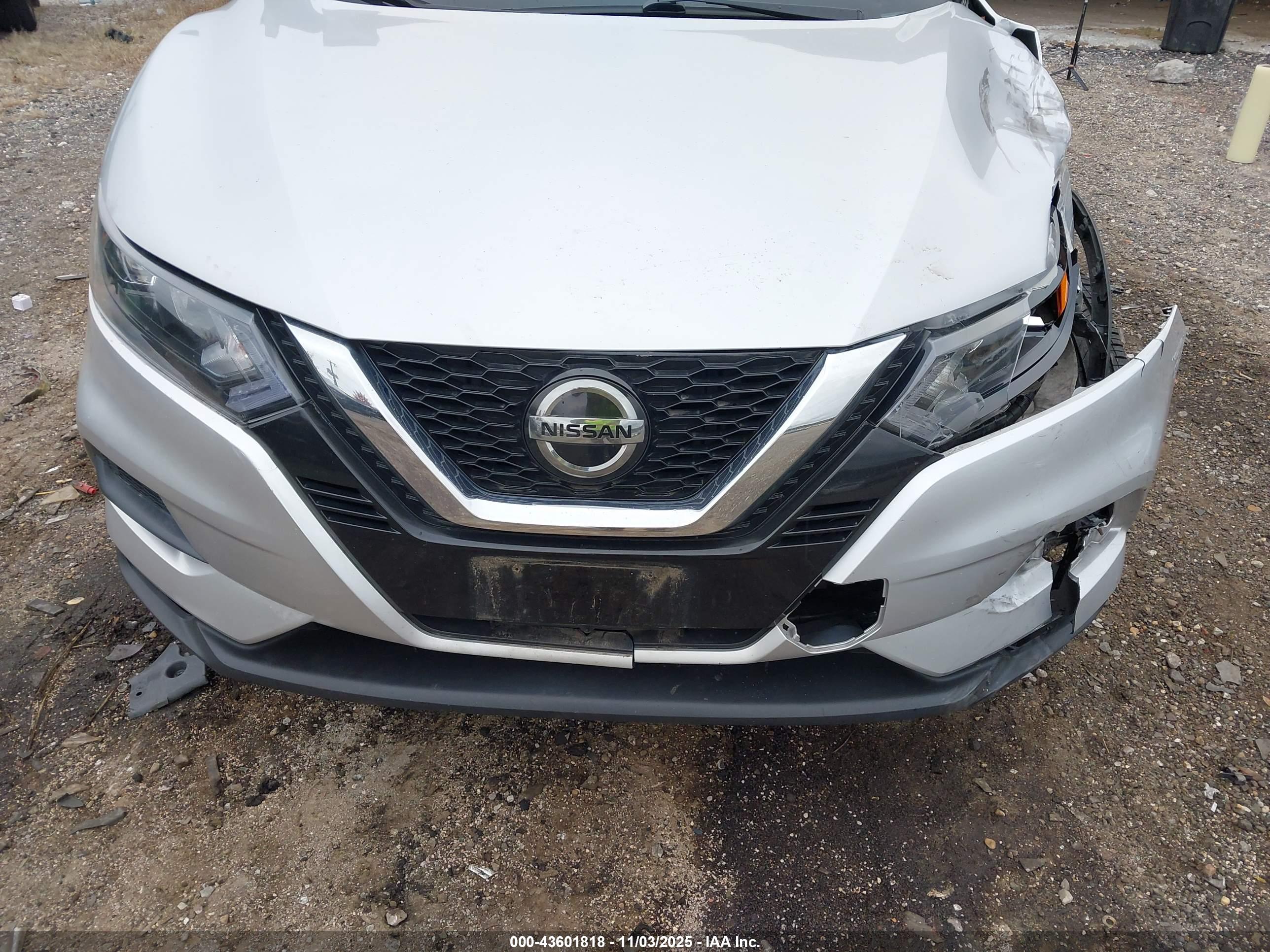 NISSAN ROGUE image 6