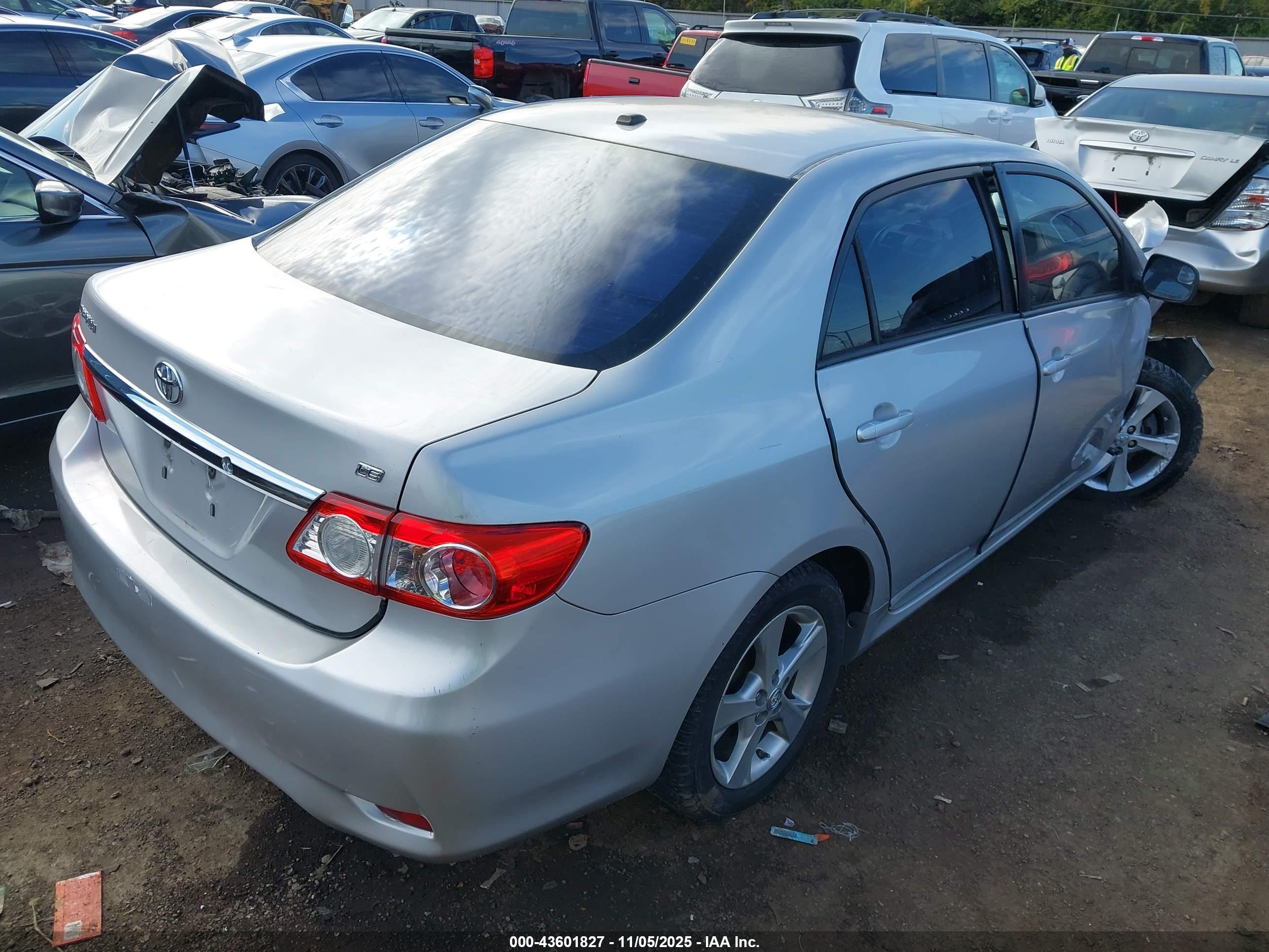 TOYOTA COROLLA image 4