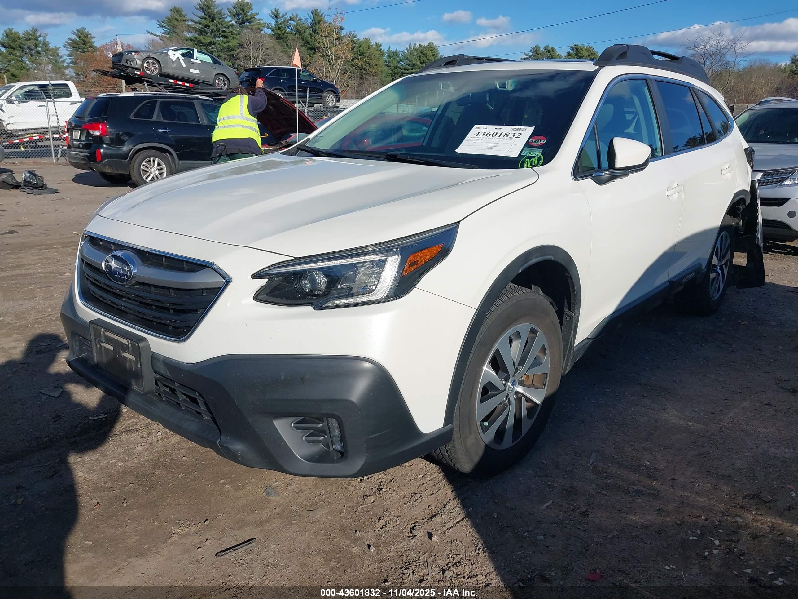 SUBARU OUTBACK image 2
