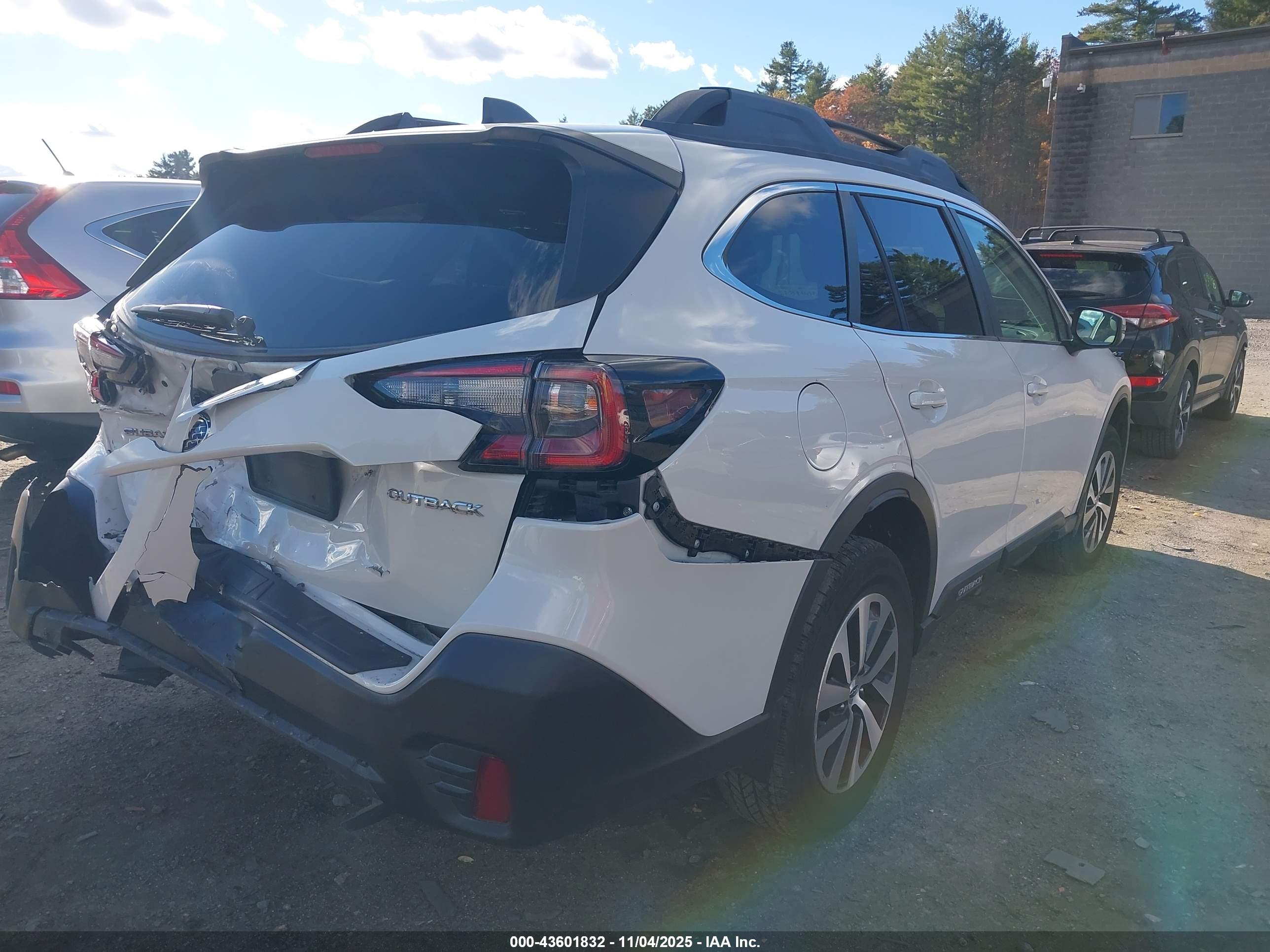 SUBARU OUTBACK image 4