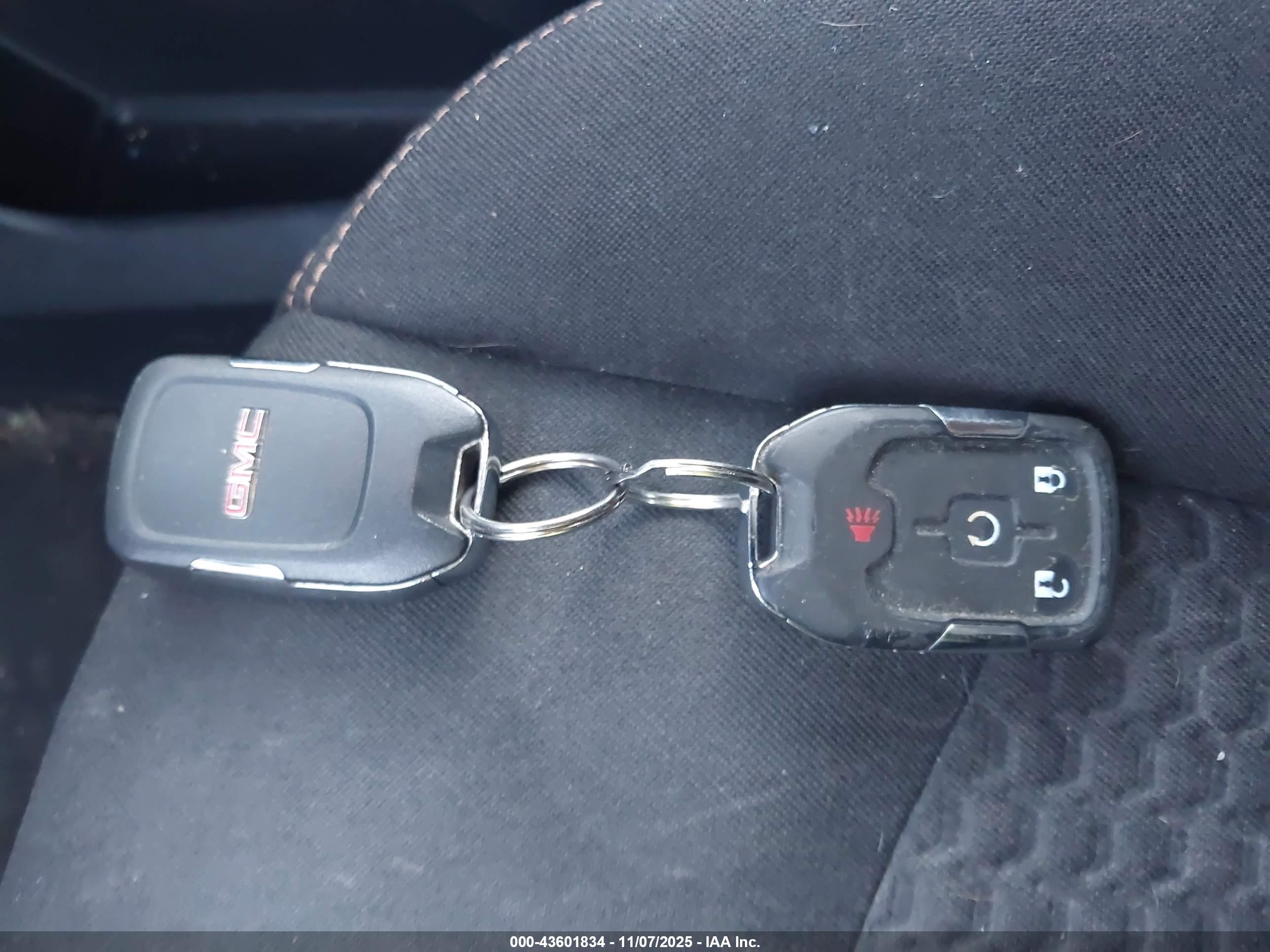 GMC TERRAIN image 11