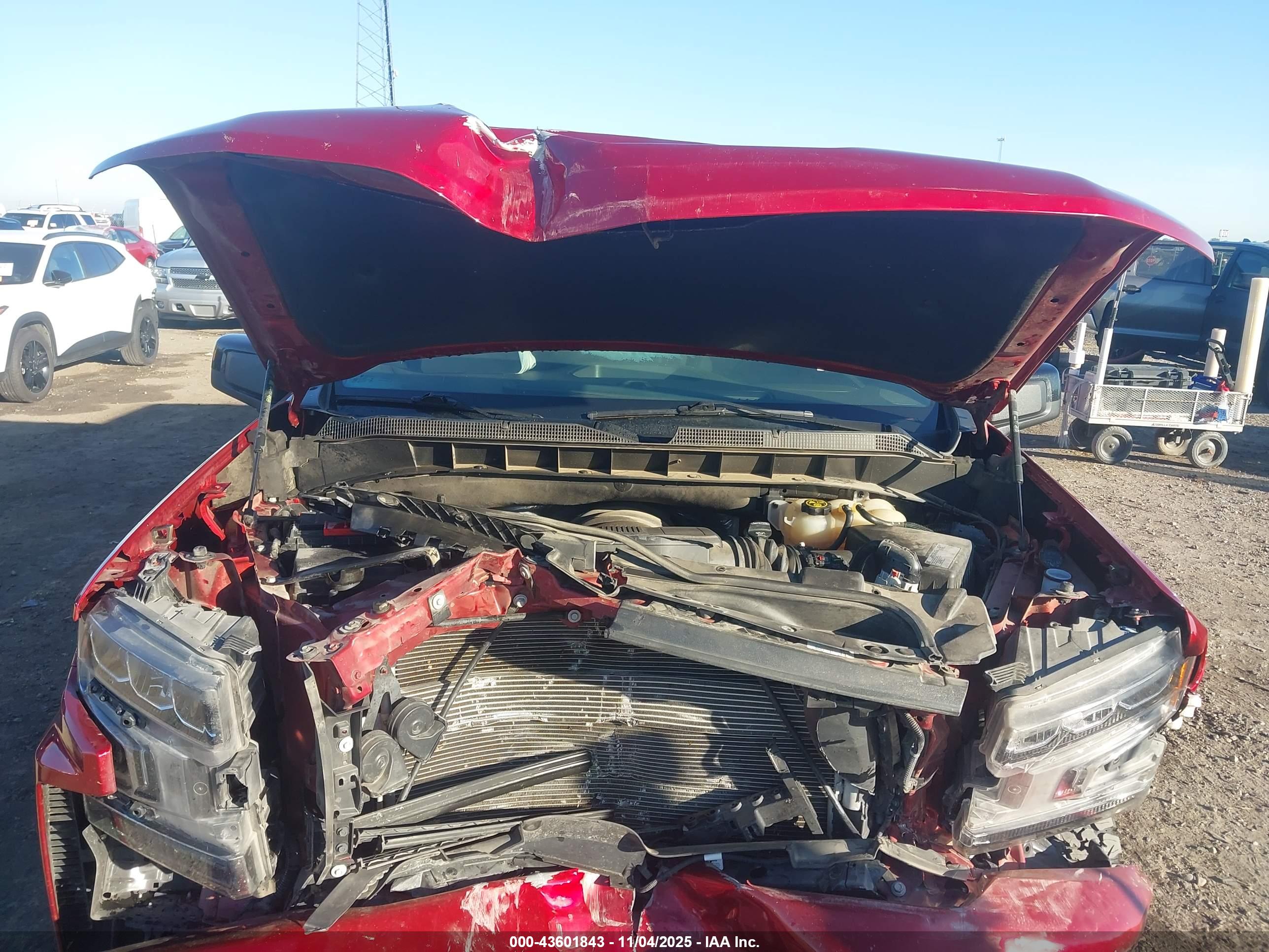 CHEVROLET SILVERADO image 10