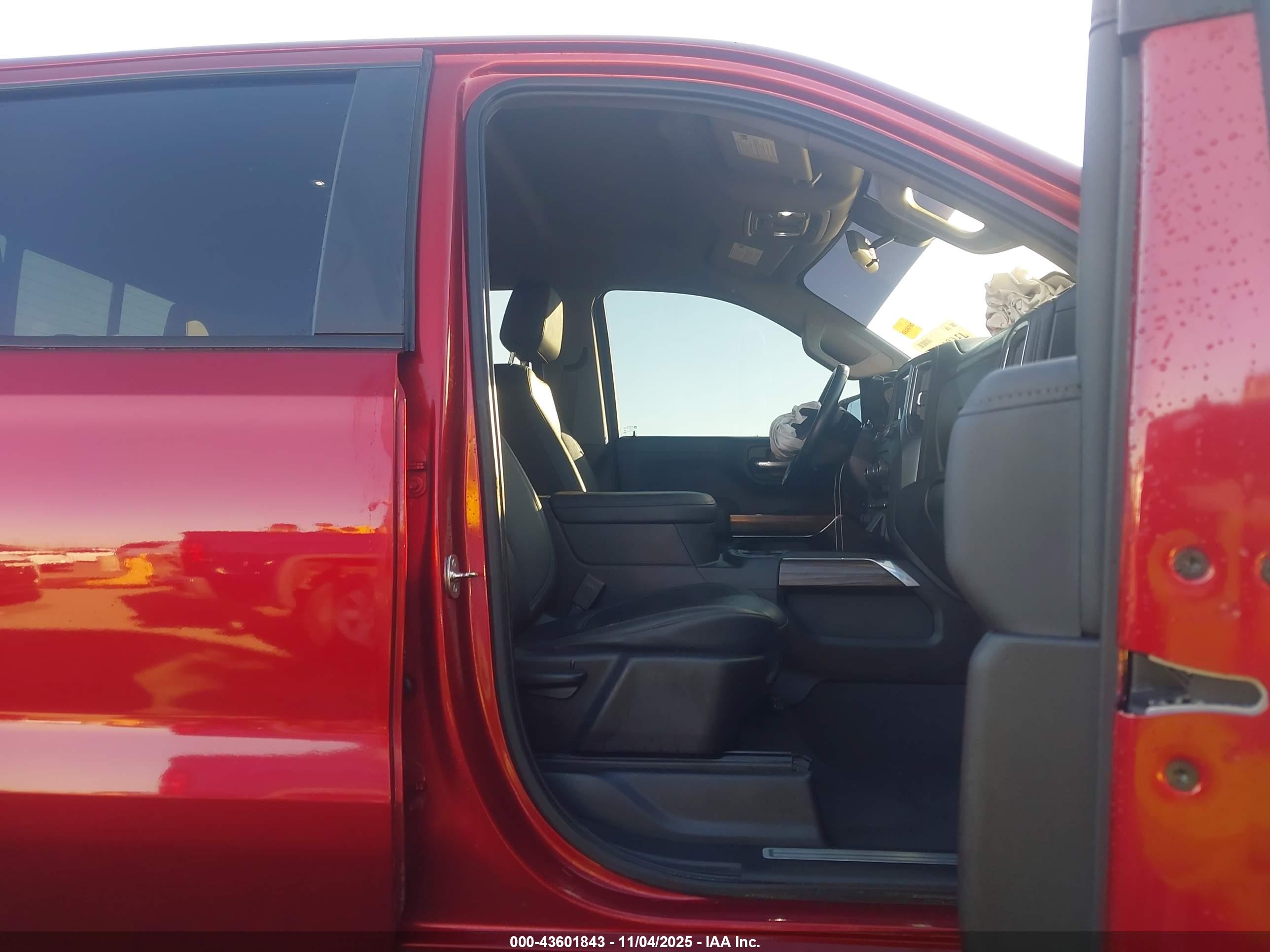 CHEVROLET SILVERADO image 5