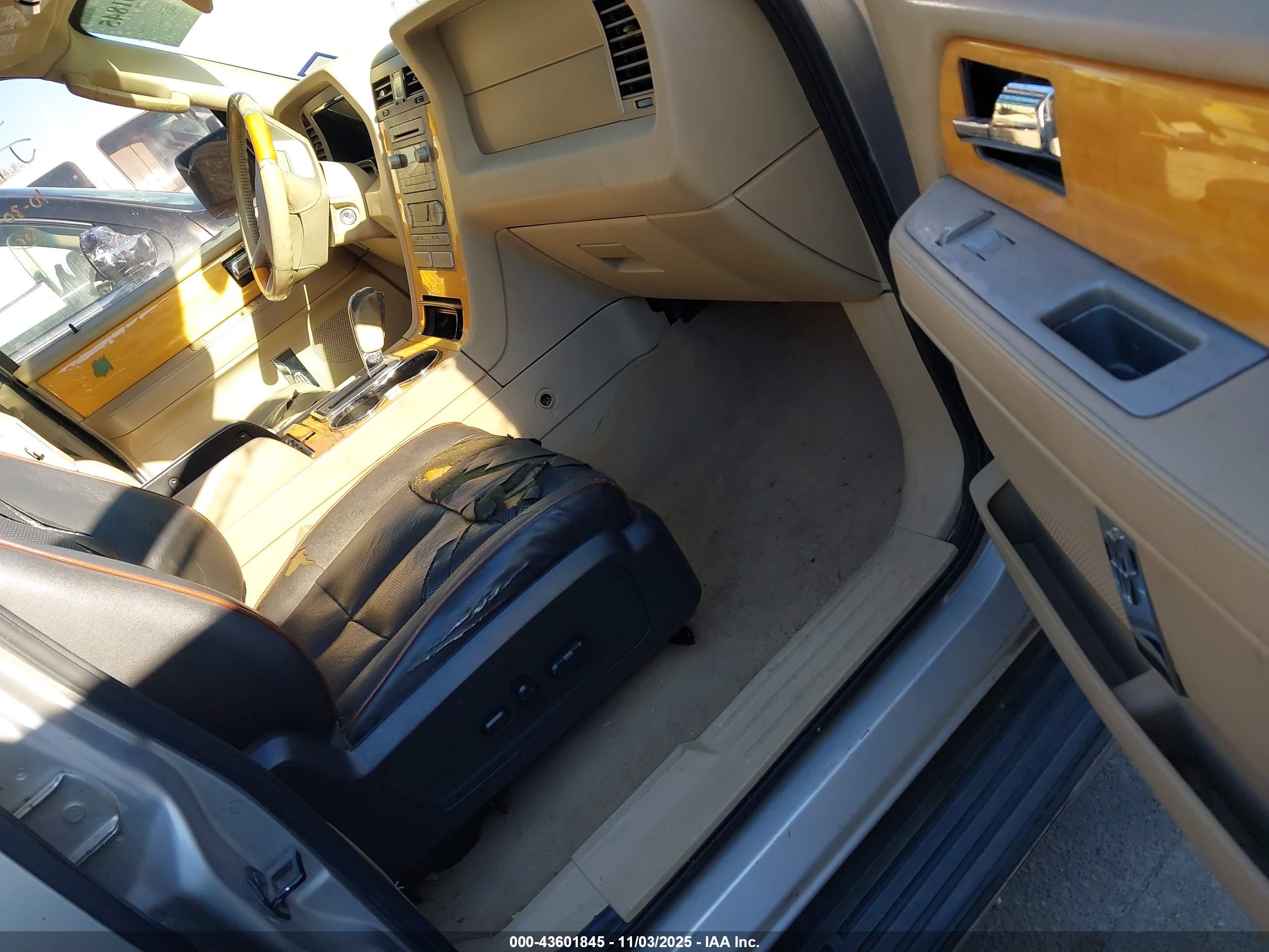 LINCOLN NAVIGATOR image 5