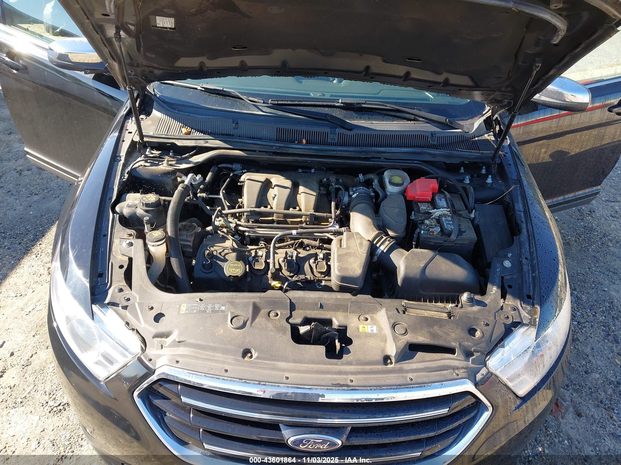 FORD TAURUS image 10