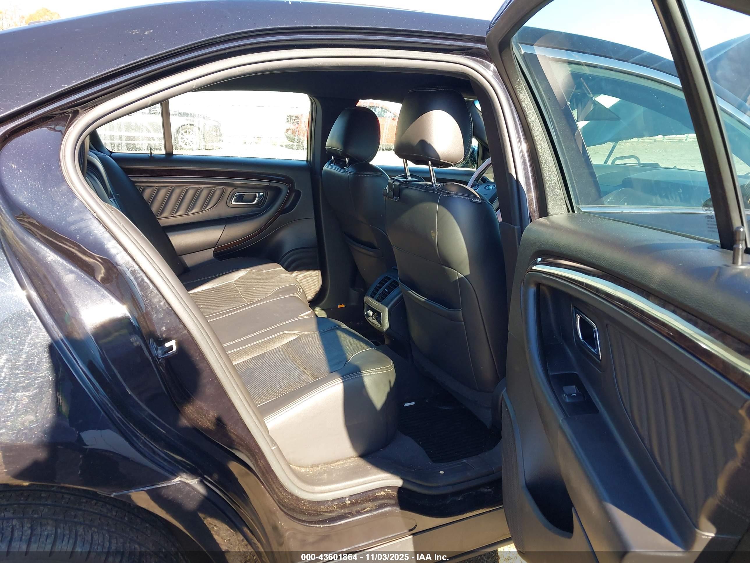 FORD TAURUS image 8